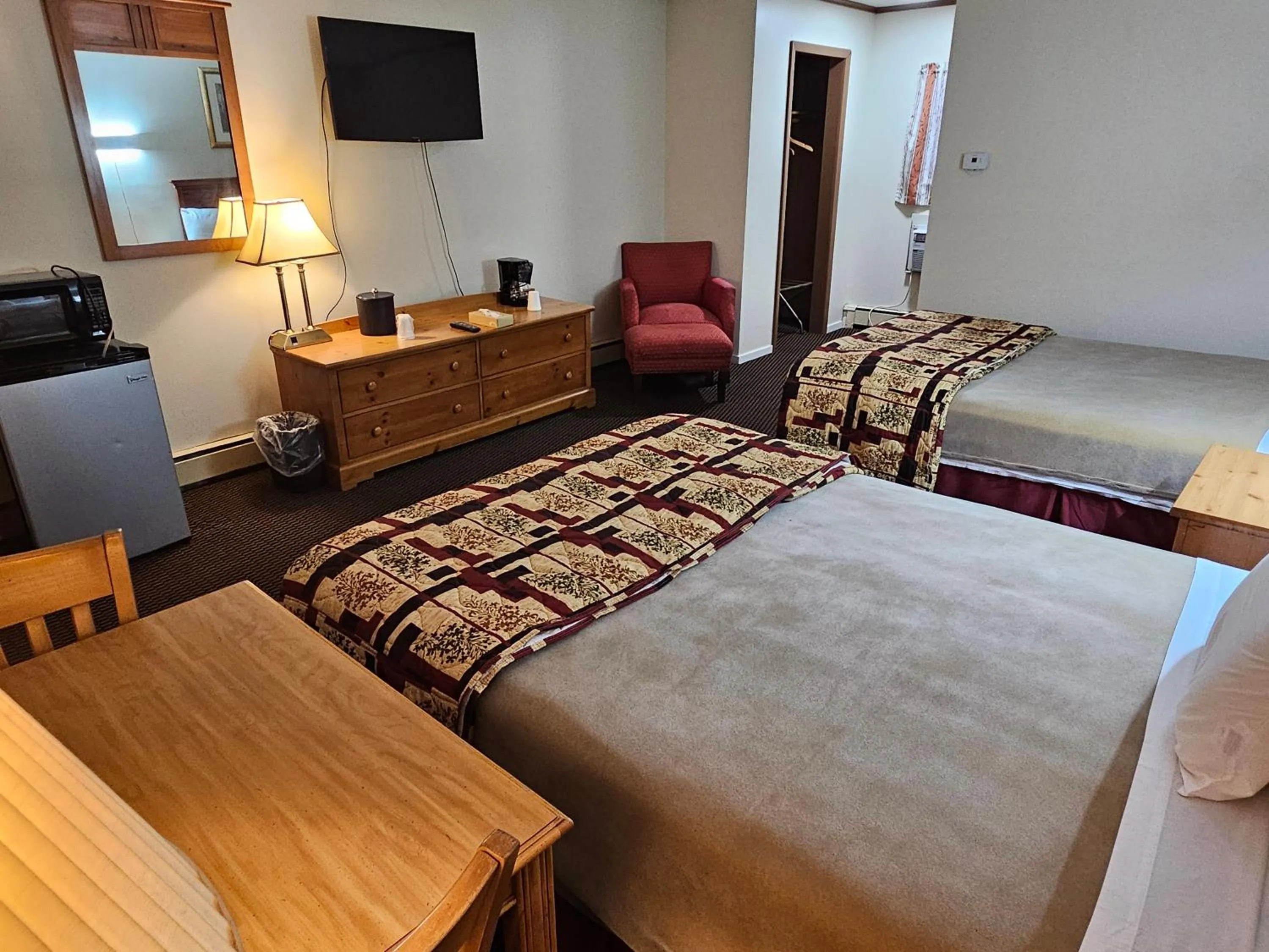 Bed in Alpenhaus Motel