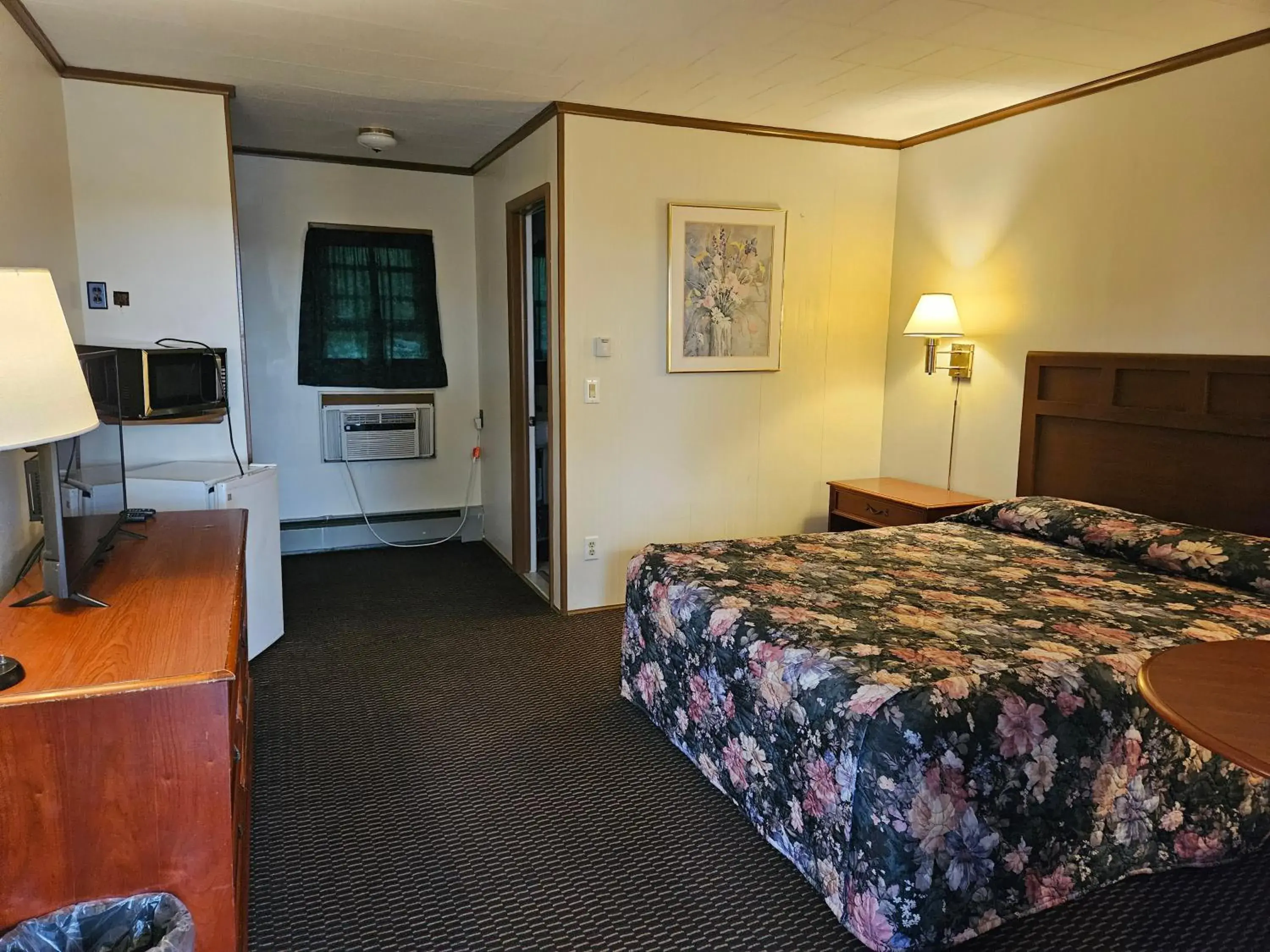 Queen Room in Alpenhaus Motel Queen Room in Alpenhaus Motel