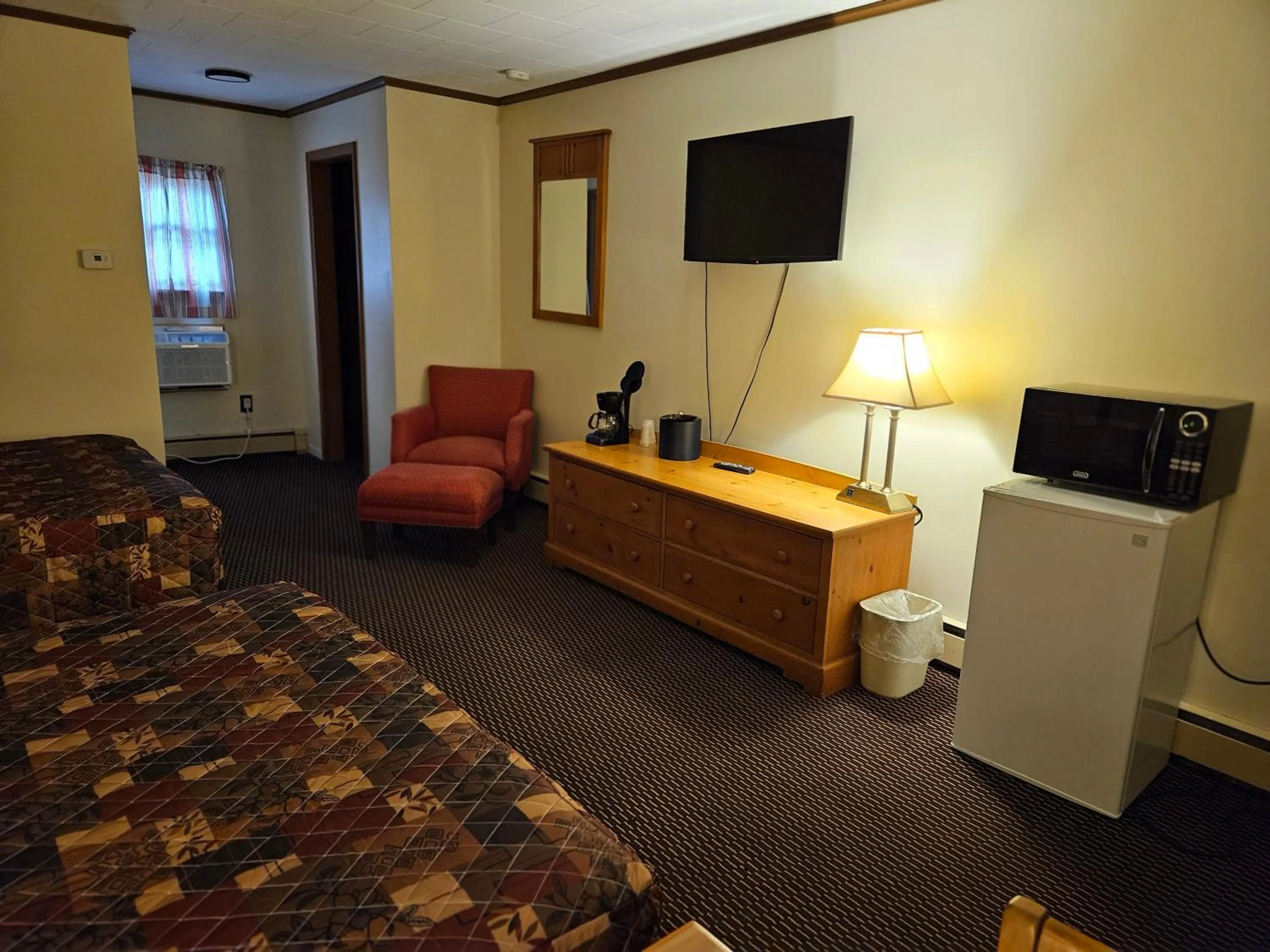 Bed in Alpenhaus Motel