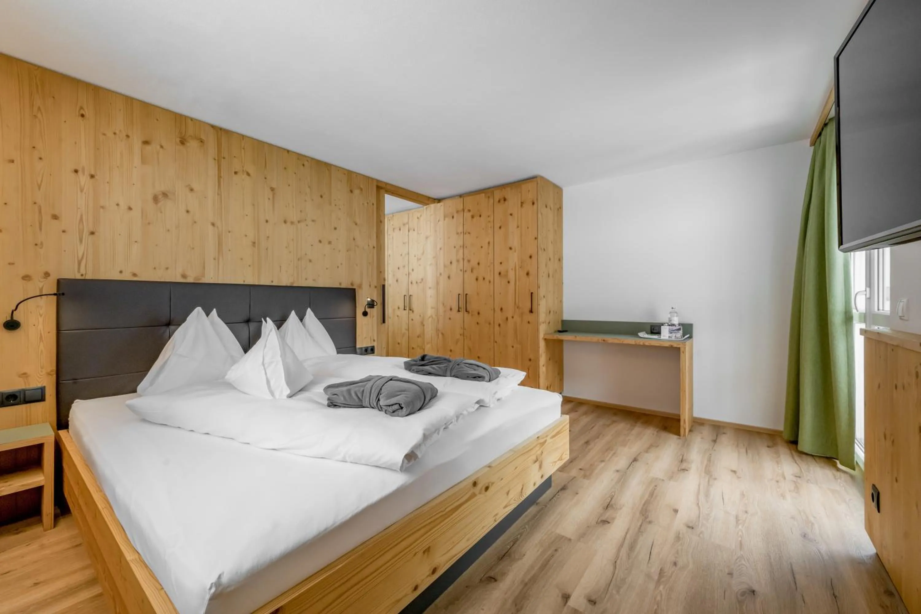 Photo of the whole room, Bed in Alpenhotel Zimba