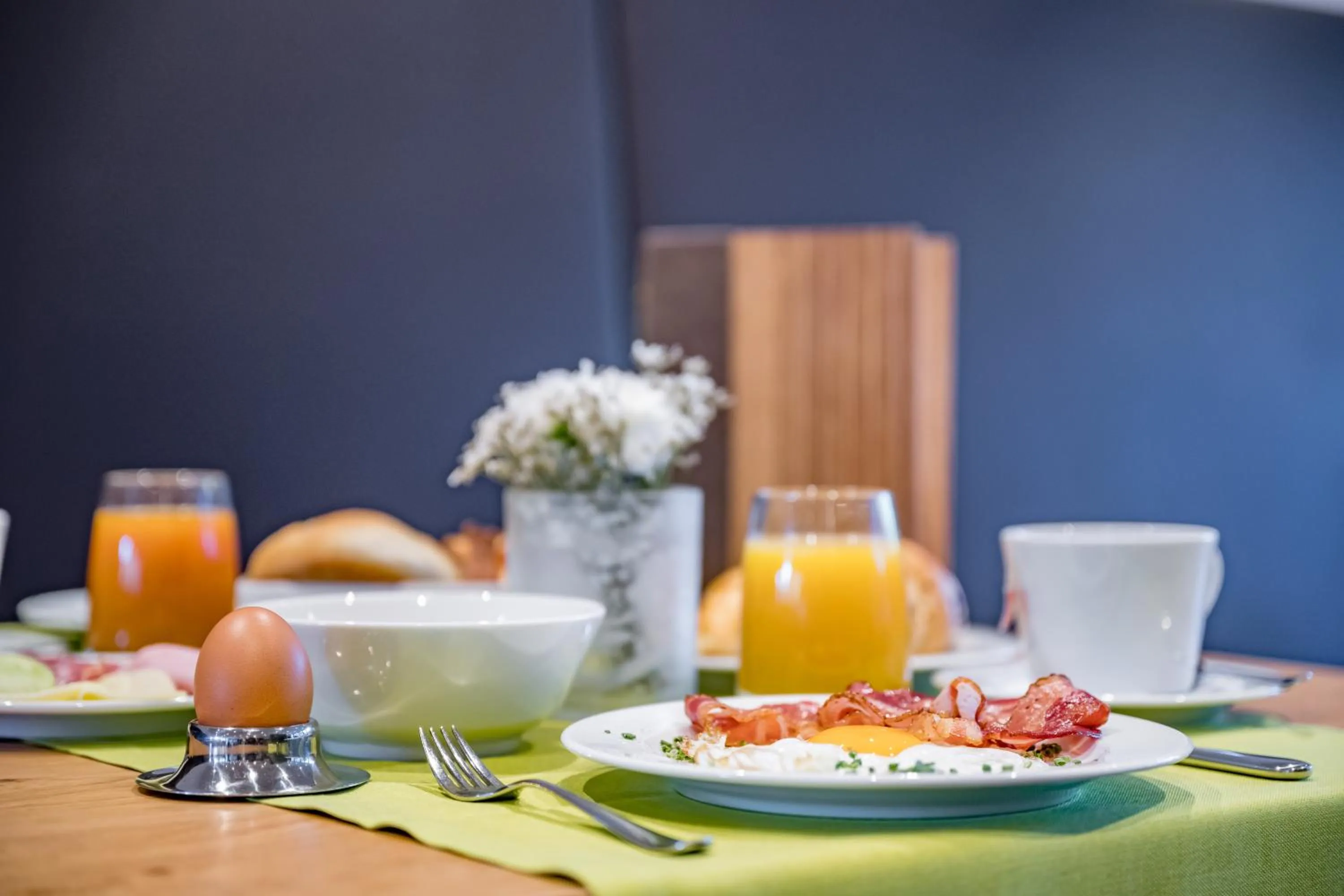 Restaurant/places to eat in Alpenhotel Zimba