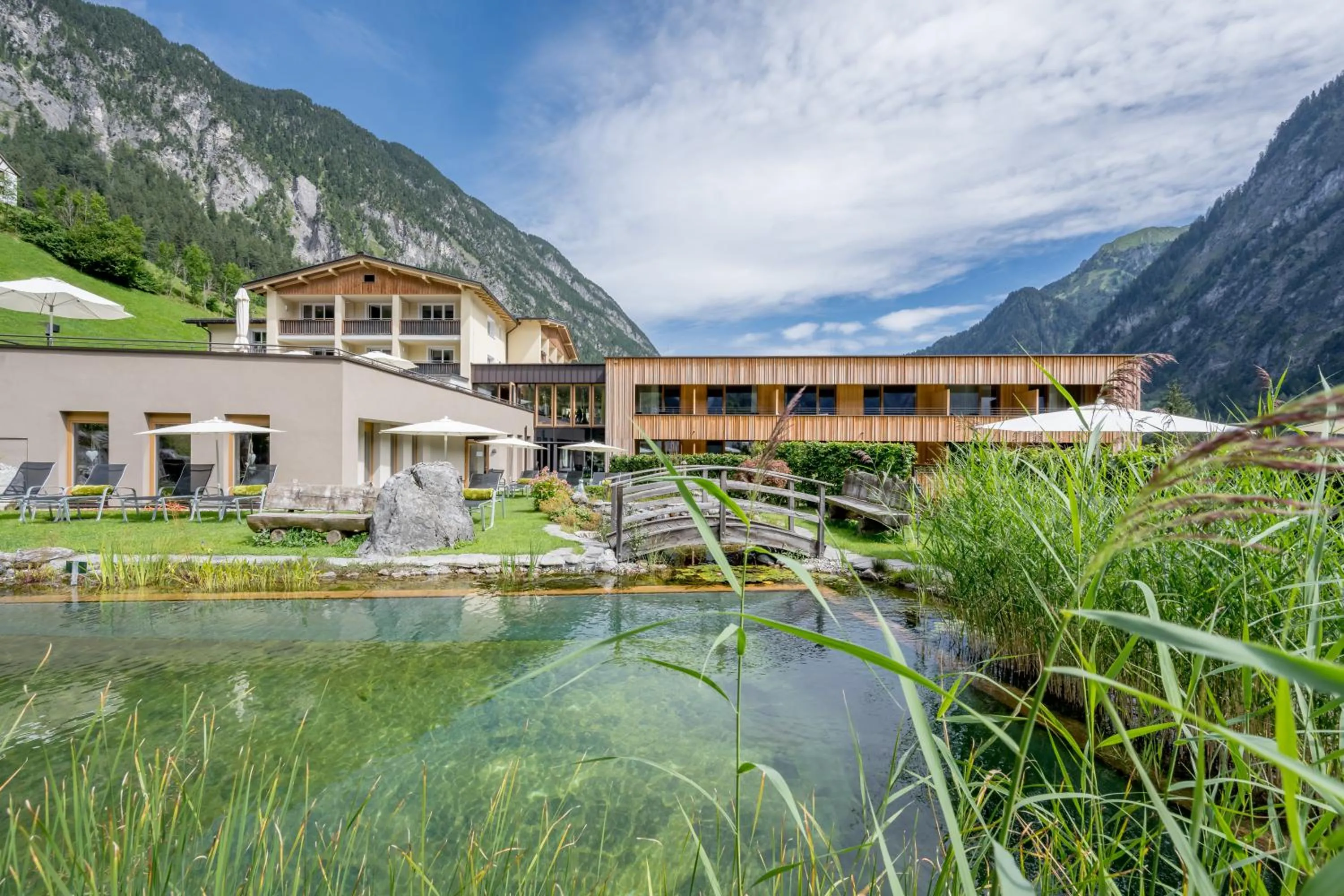 Facade/entrance in Alpenhotel Zimba