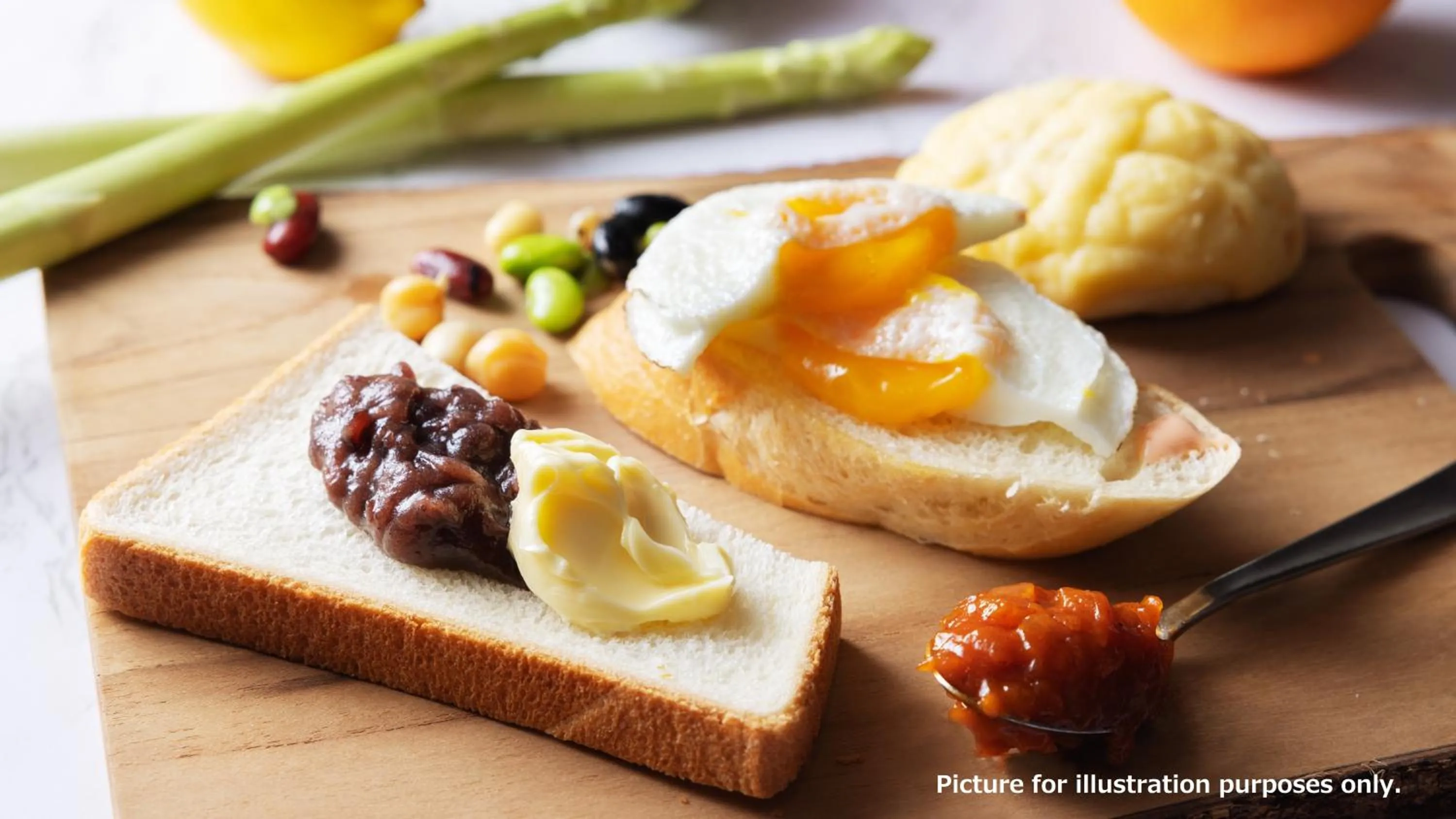 Breakfast in the b asakusa