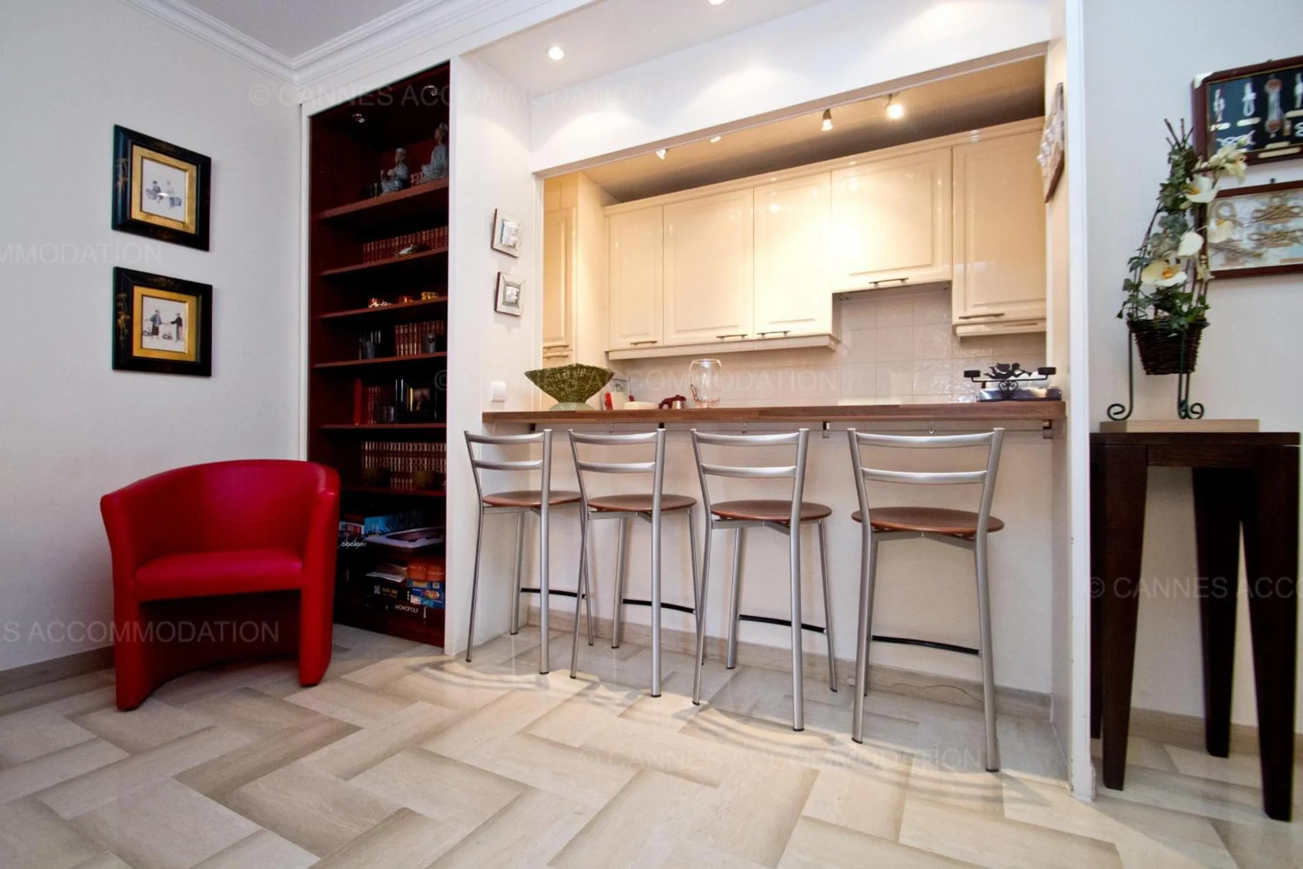 Dining area in Gray 2A2