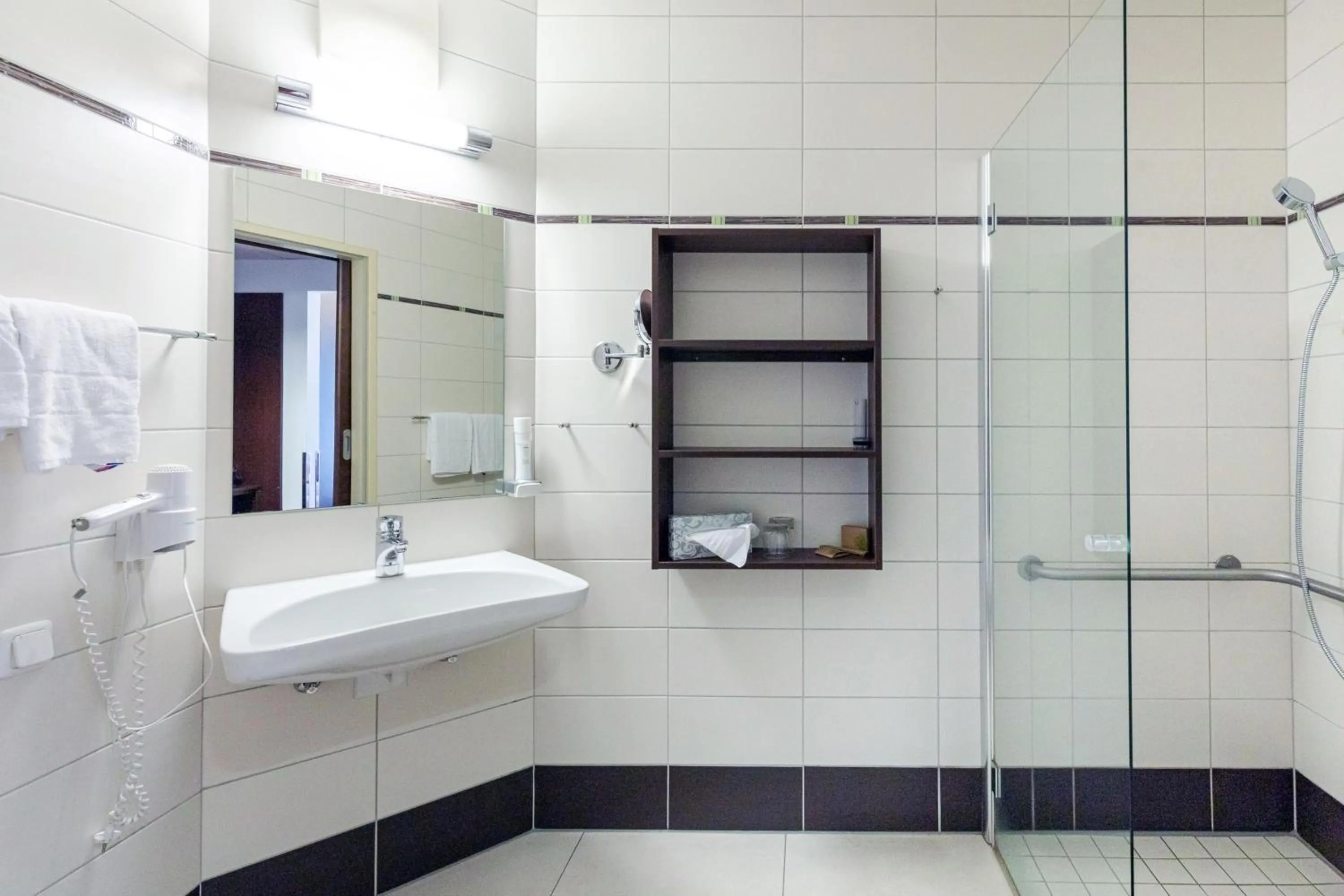 Bathroom in eduCARE Hotel