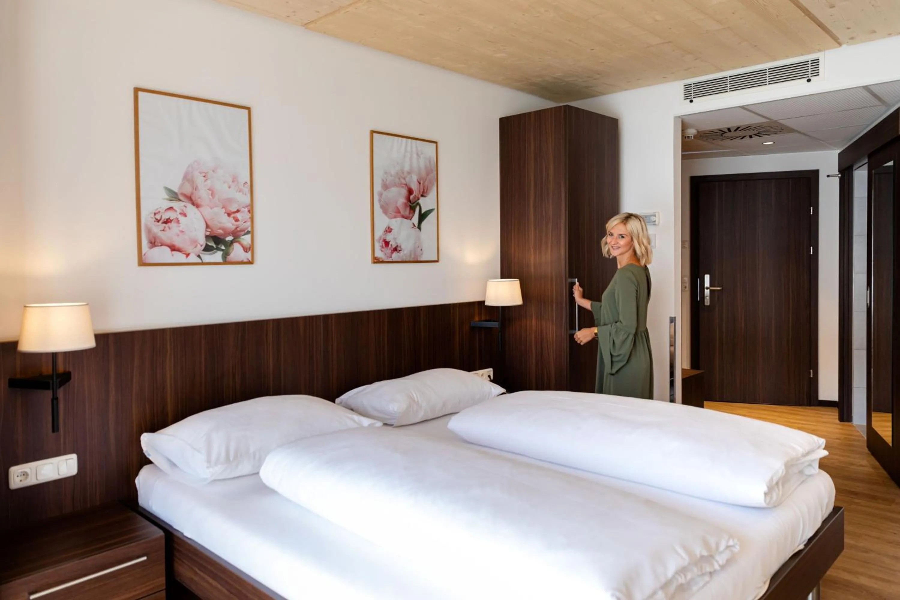 Photo of the whole room, Bed in eduCARE Hotel