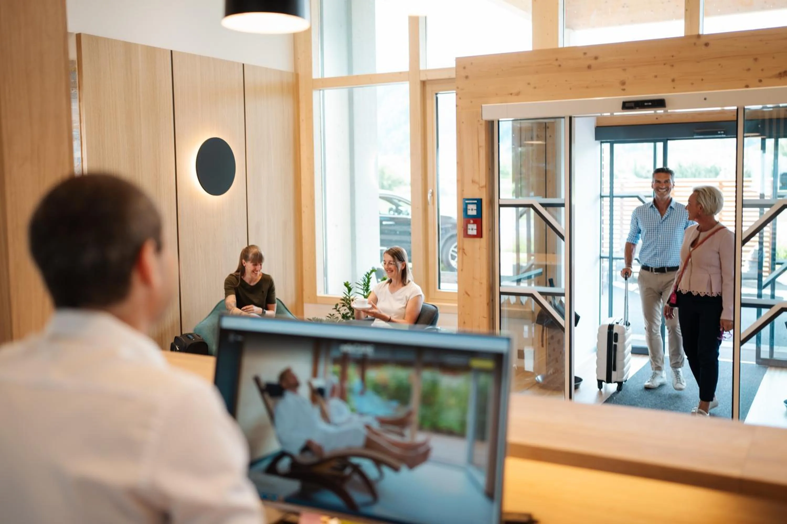 group of guests in eduCARE Hotel