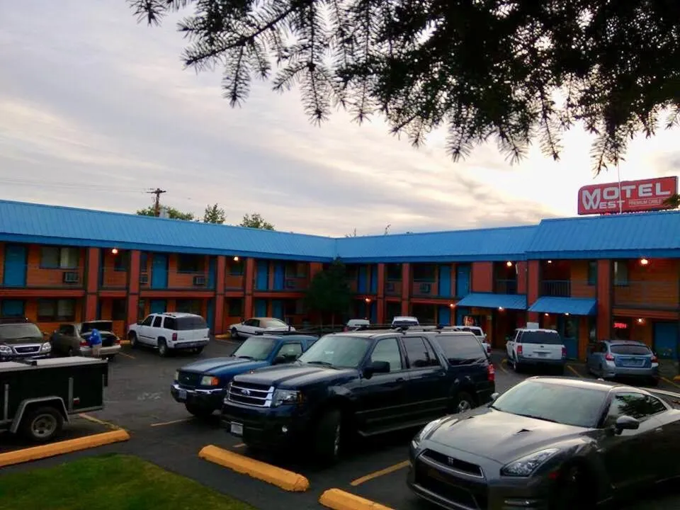 Motel West