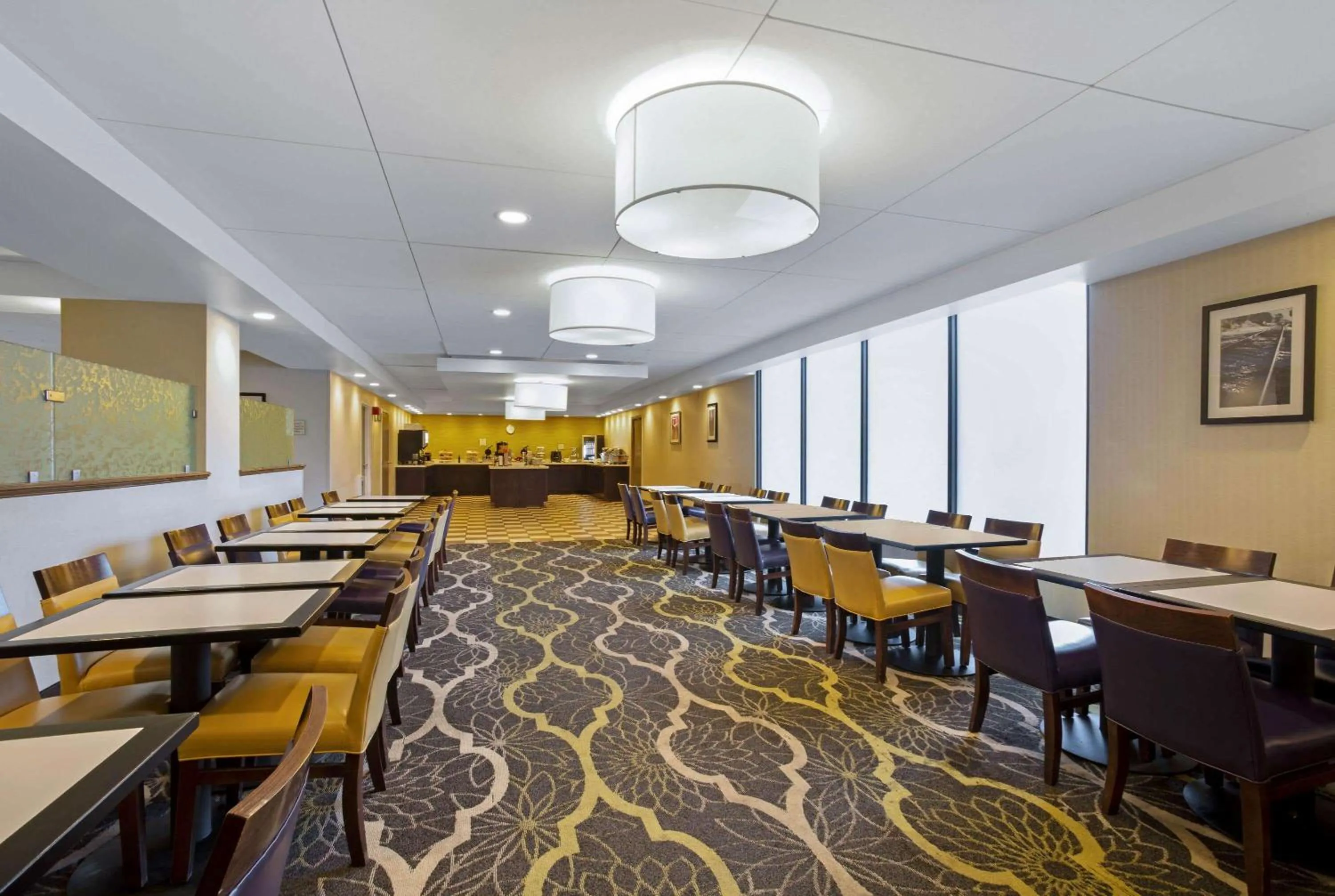 Restaurant/places to eat in La Quinta by Wyndham Springfield