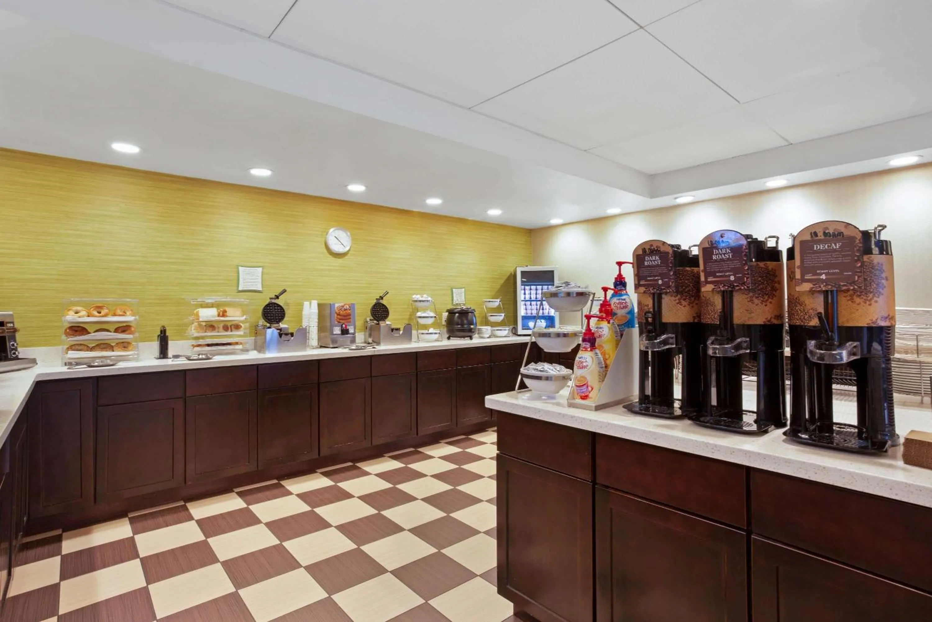 Restaurant/places to eat in La Quinta by Wyndham Springfield