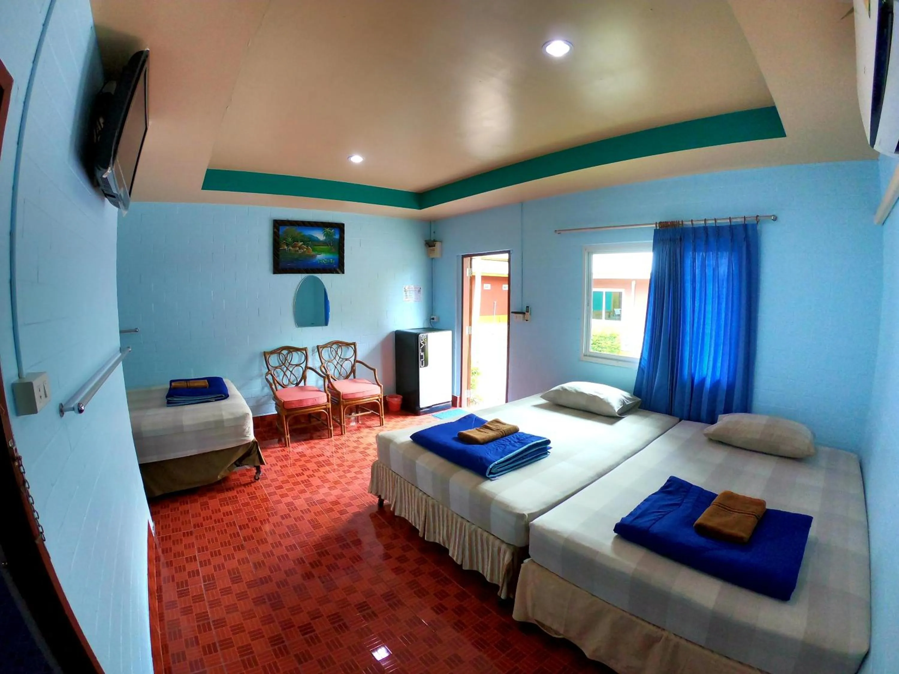 Photo of the whole room, Bed in Somjainuk Resort 2