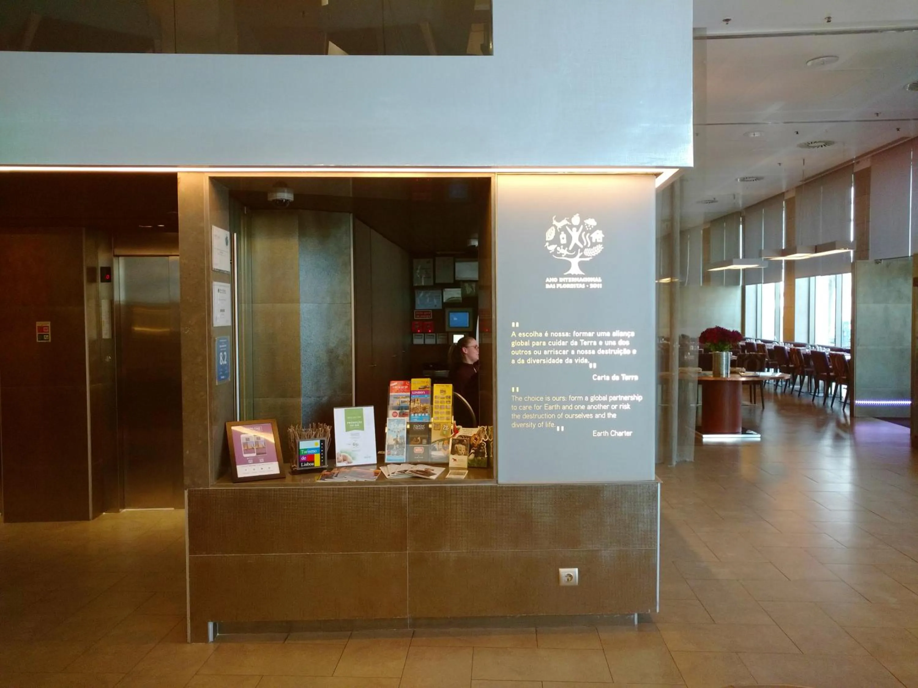 Lobby or reception in NEYA Lisboa Hotel