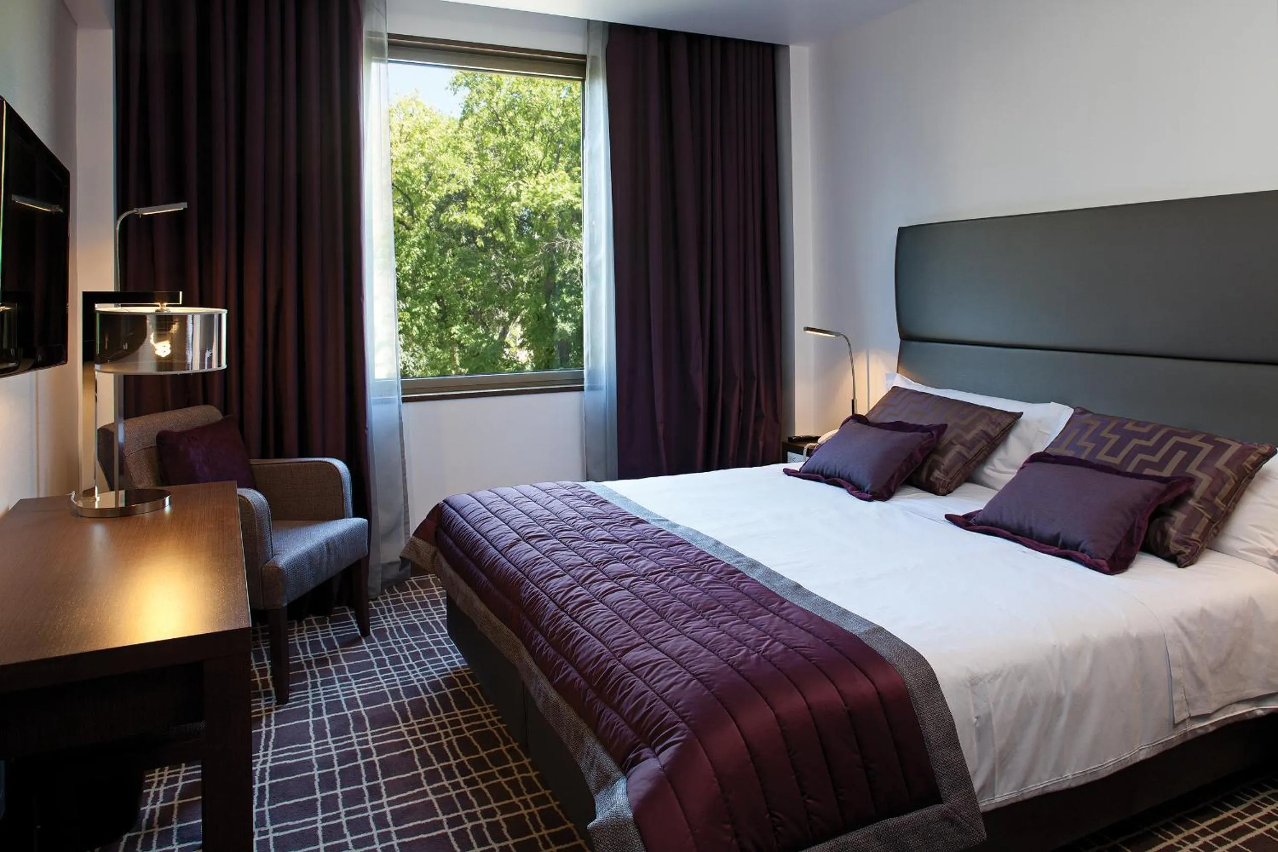 Bed in NEYA Lisboa Hotel