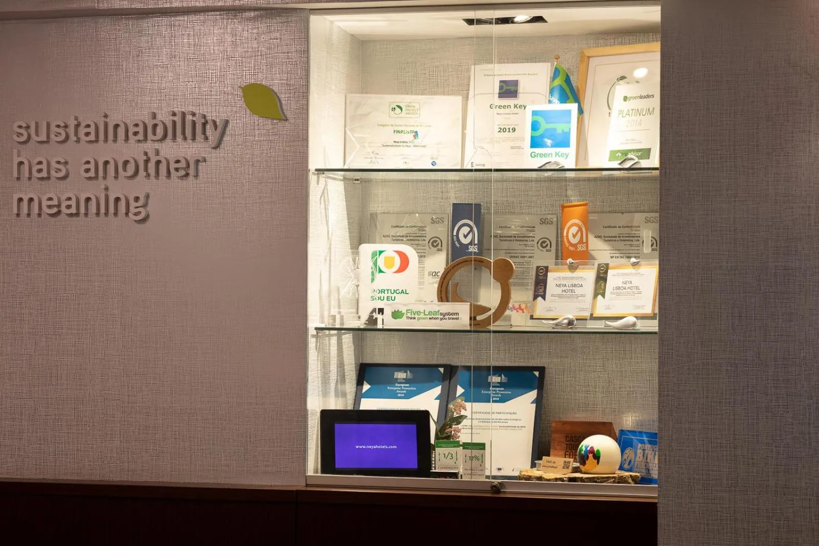 Logo/Certificate/Sign in NEYA Lisboa Hotel