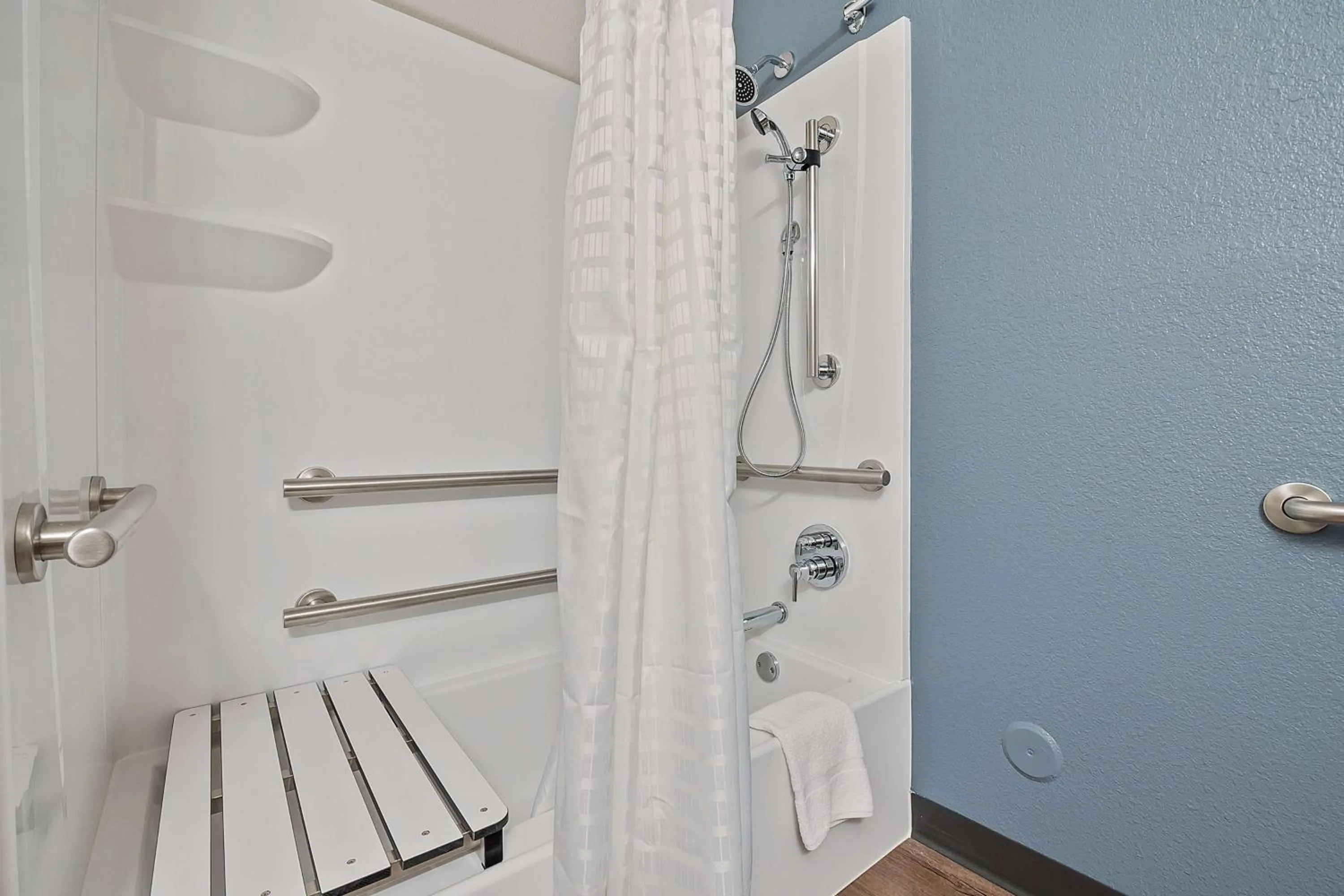 Bathroom in Extended Stay America Suites - Miami - Airport - Blue Lagoon