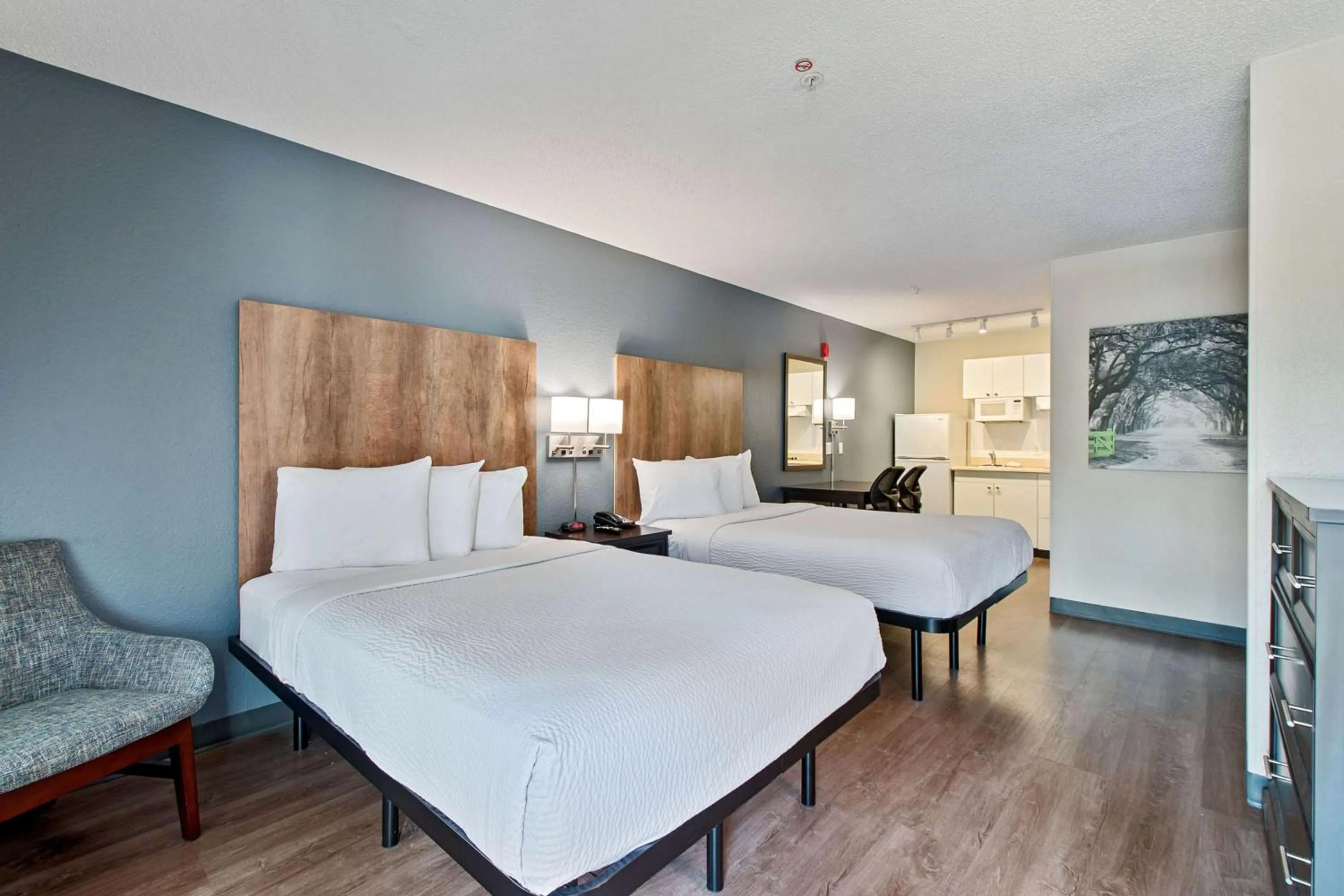 Bedroom, Bed in Extended Stay America Suites - Miami - Airport - Blue Lagoon