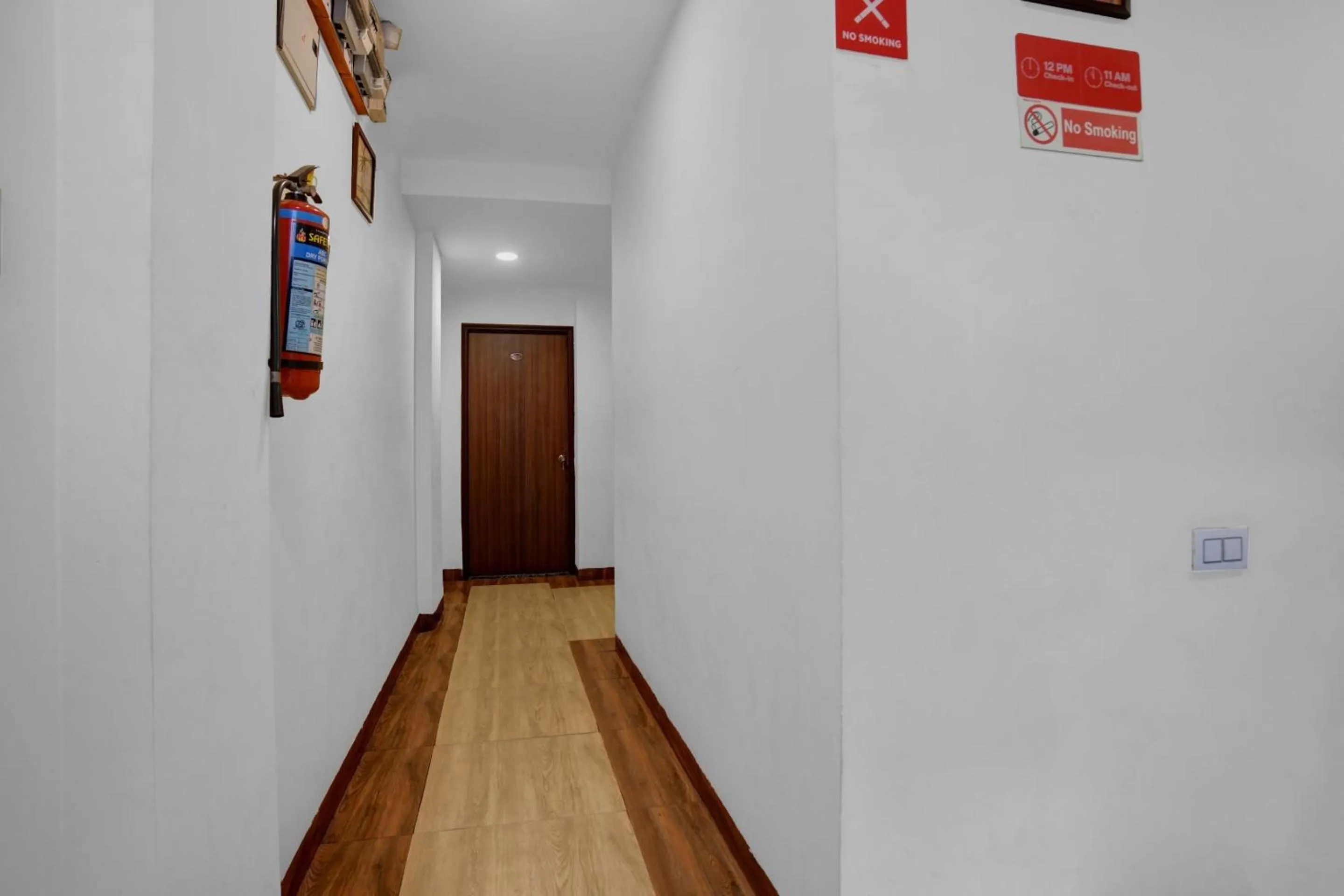 Lobby or reception in Collection O Jineshwari Hotel