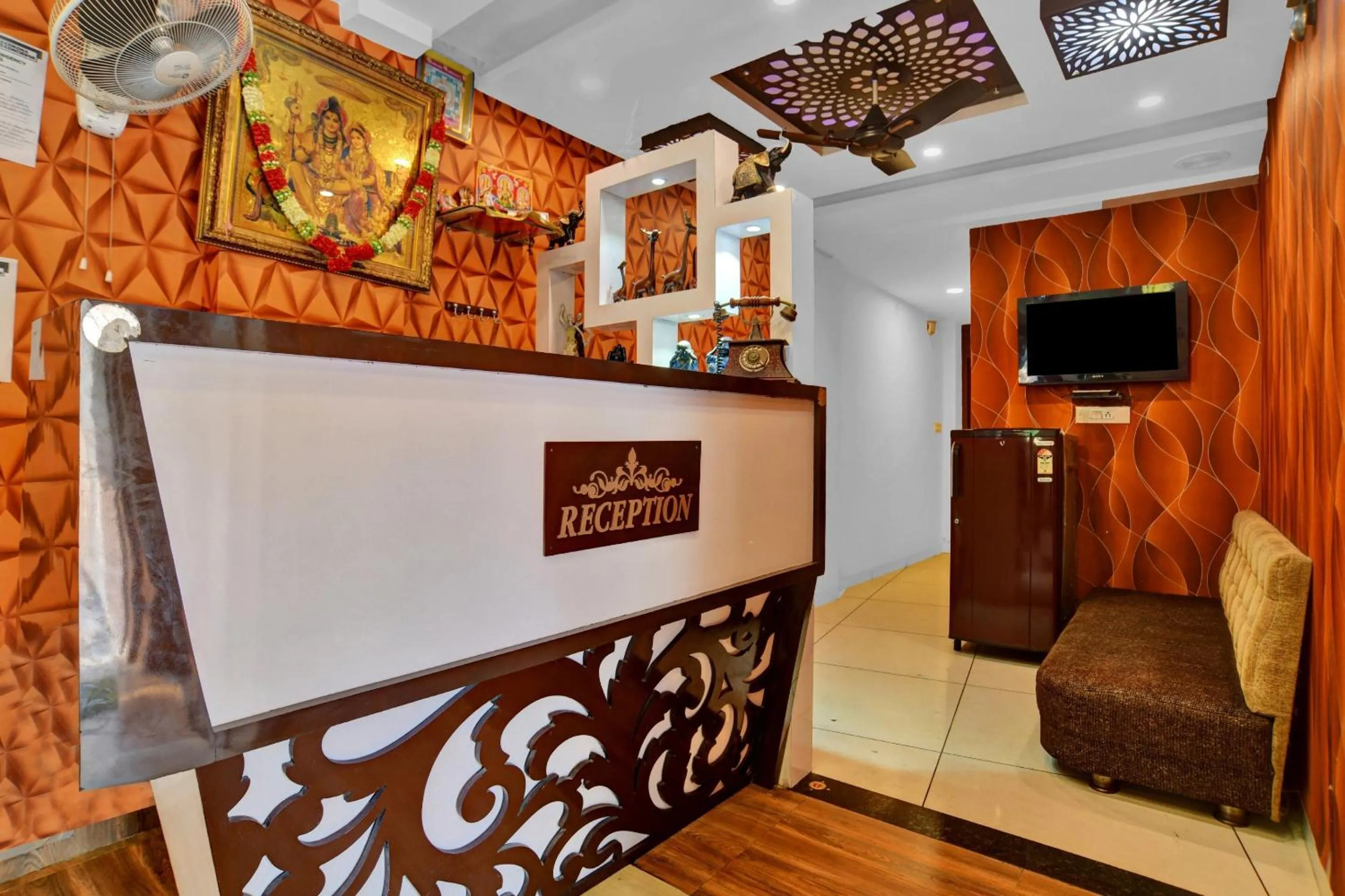 Lobby or reception in Collection O Jineshwari Hotel