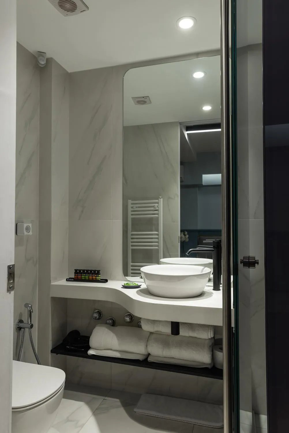 Toilet in Sir Athens