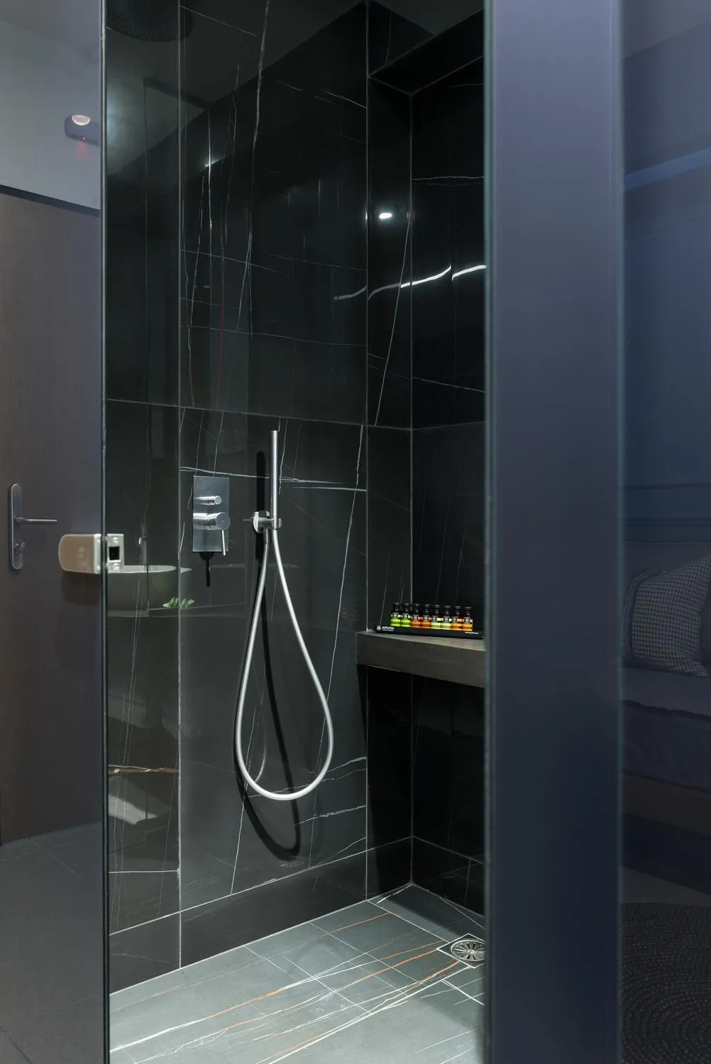 Shower in Sir Athens