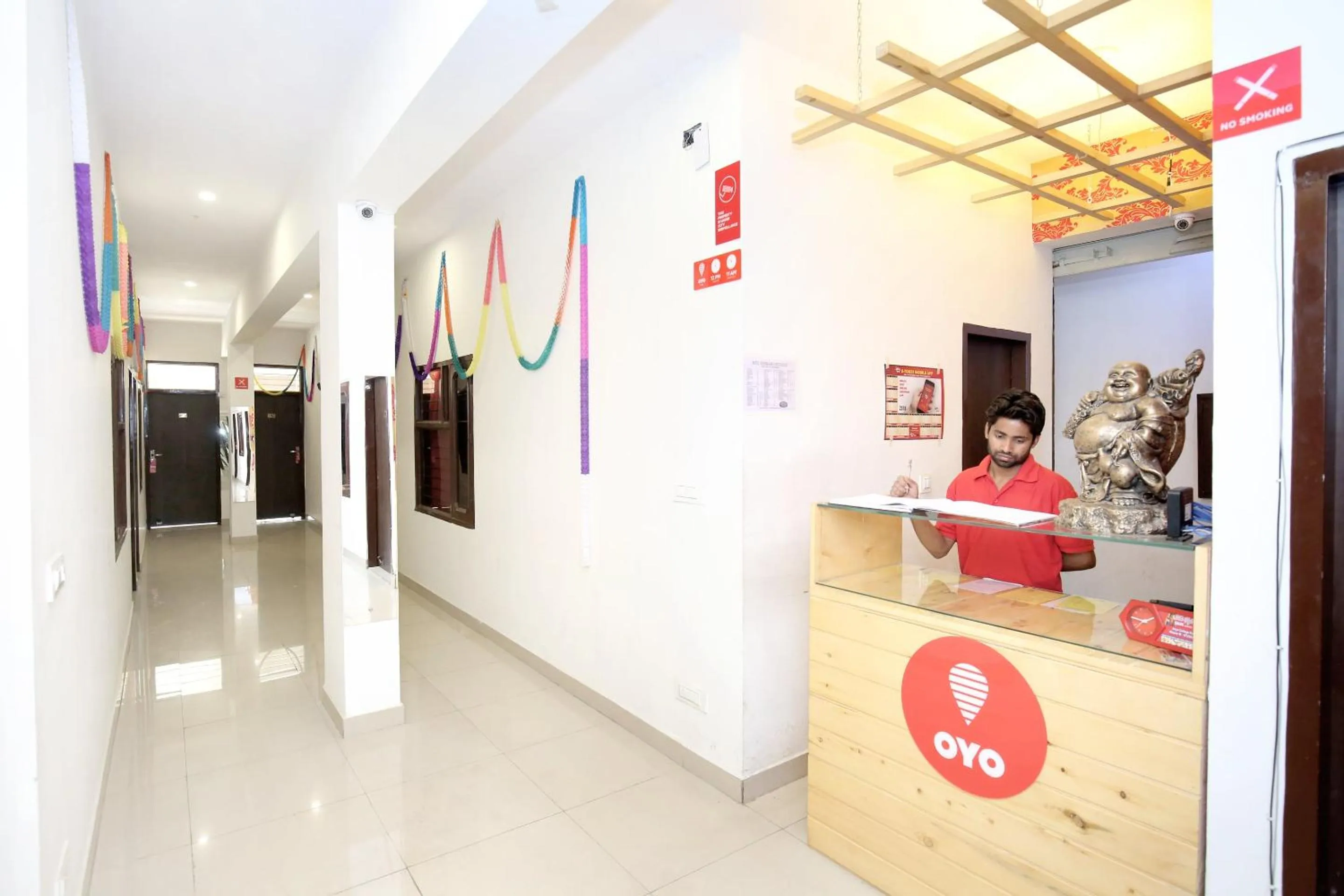 Lobby or reception in Hotel O Chandigarh