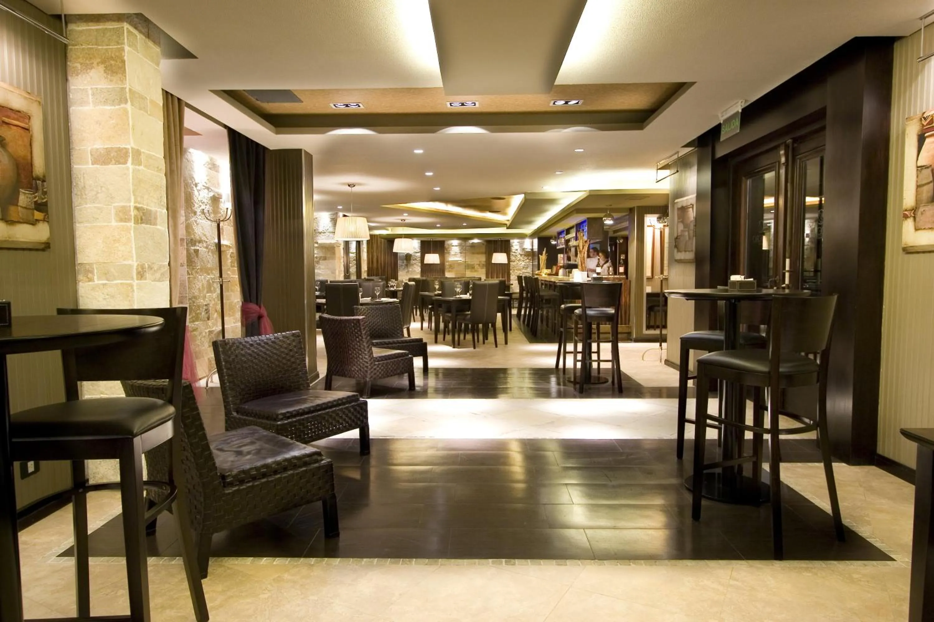 Restaurant/places to eat in Imago Hotel & Spa