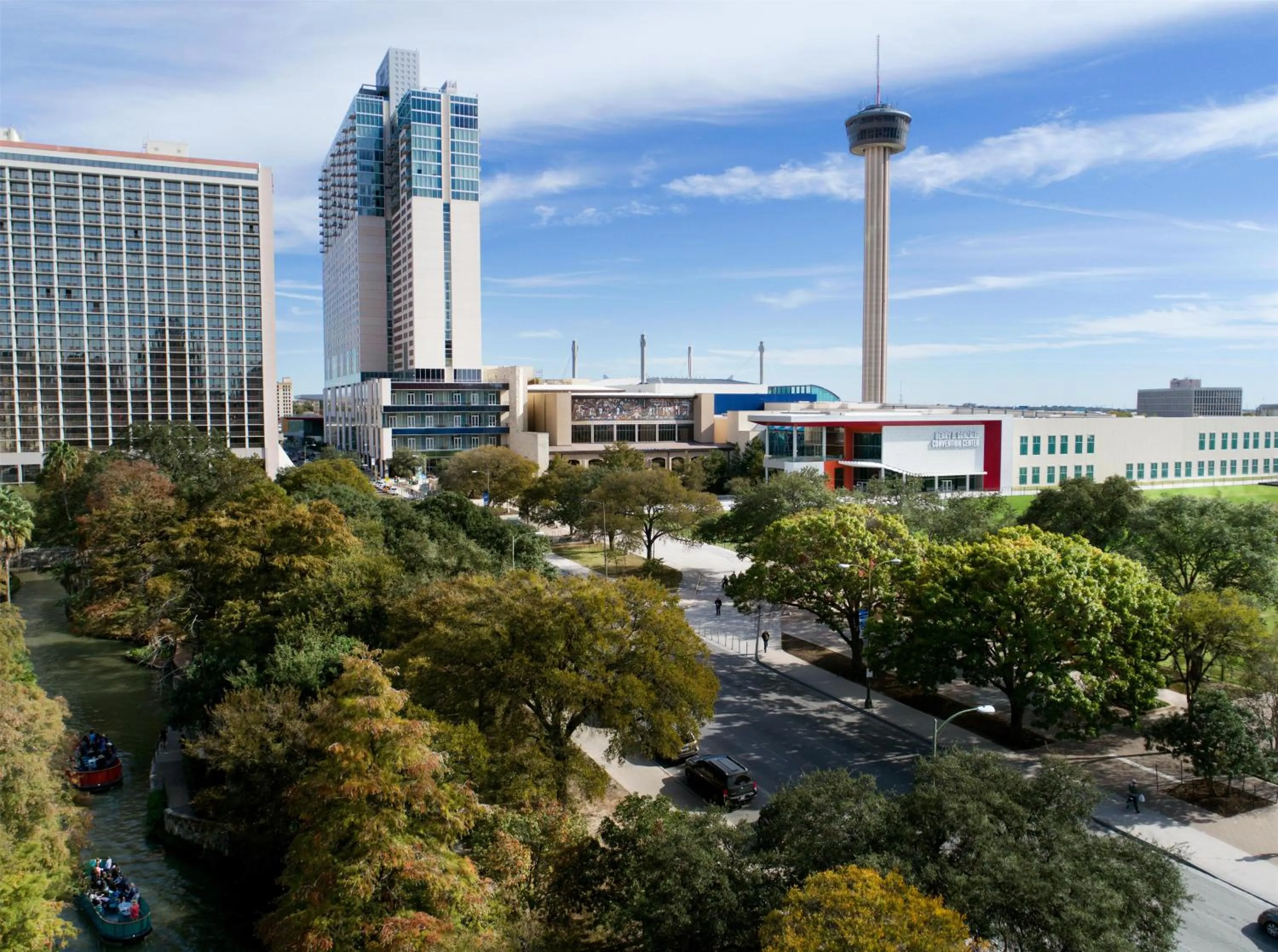 Property building in Grand Hyatt San Antonio River Walk