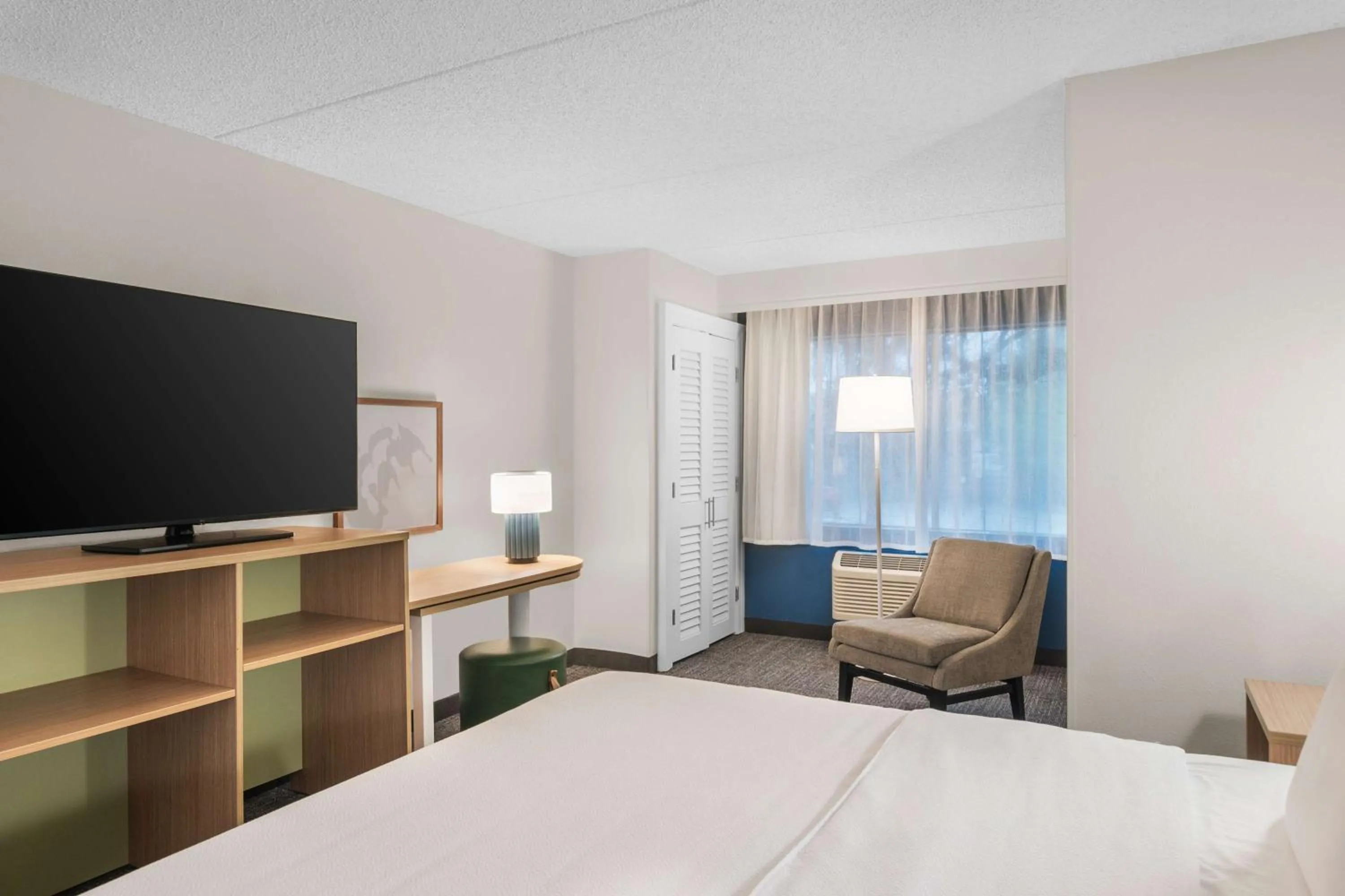 Bed in Villa Victor, Ascend Hotel Collection