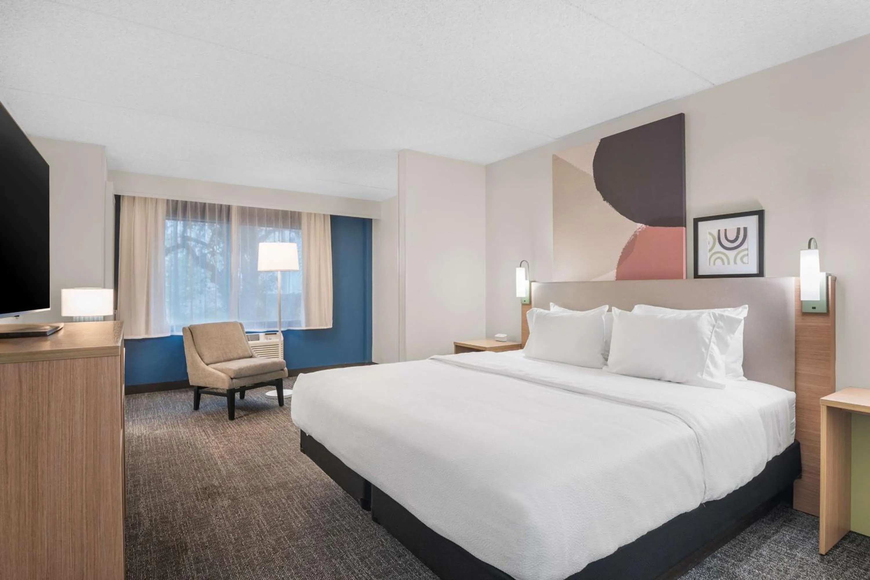 Bed in Villa Victor, Ascend Hotel Collection