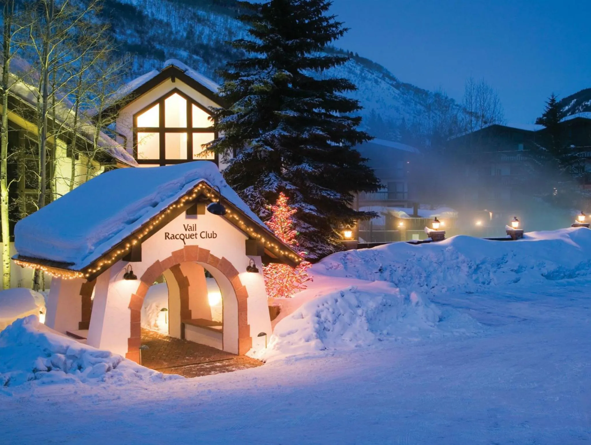 Facade/entrance in Vail Racquet Club Mountain Resort