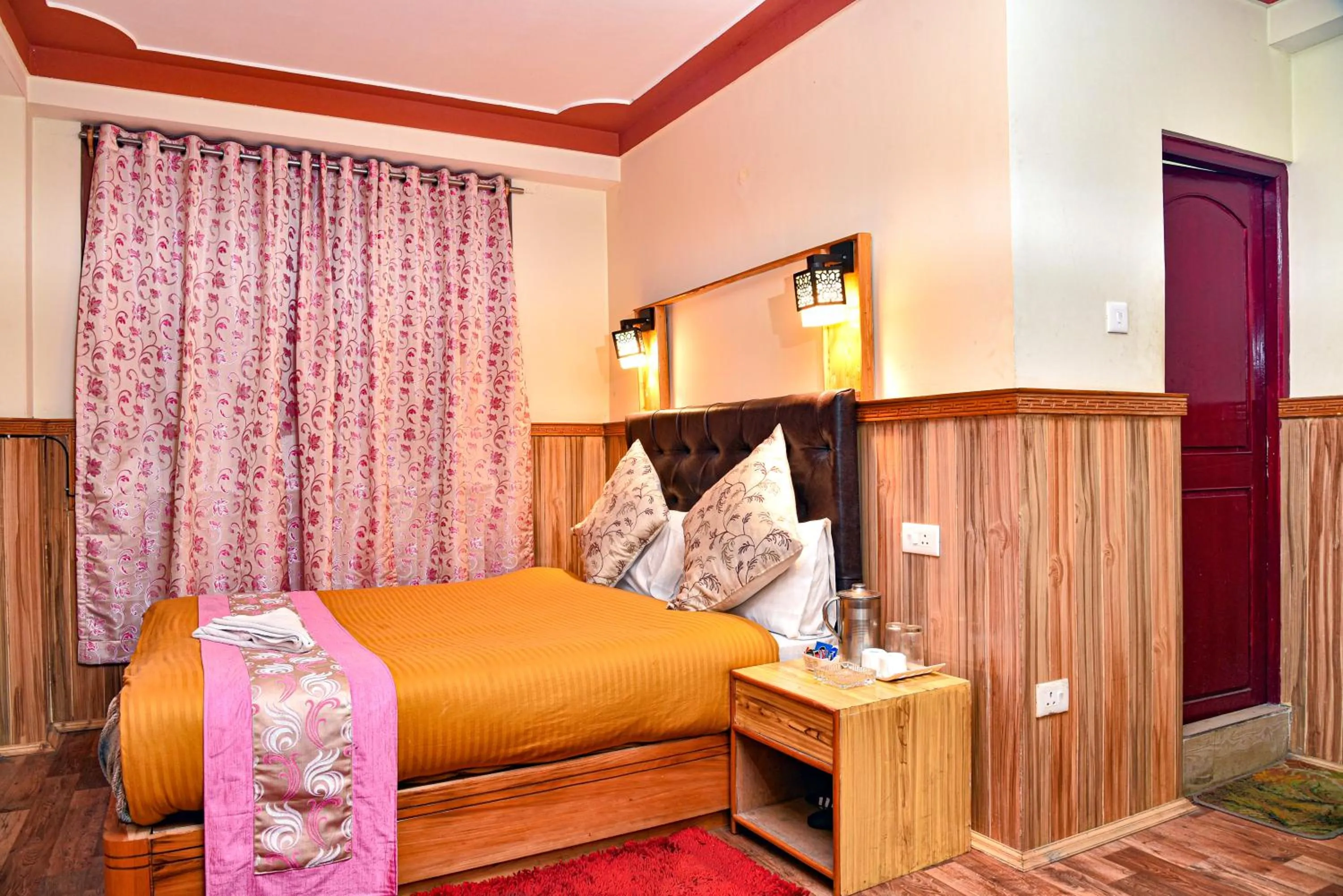 Bathroom, Bed in Rufina Blue Pine