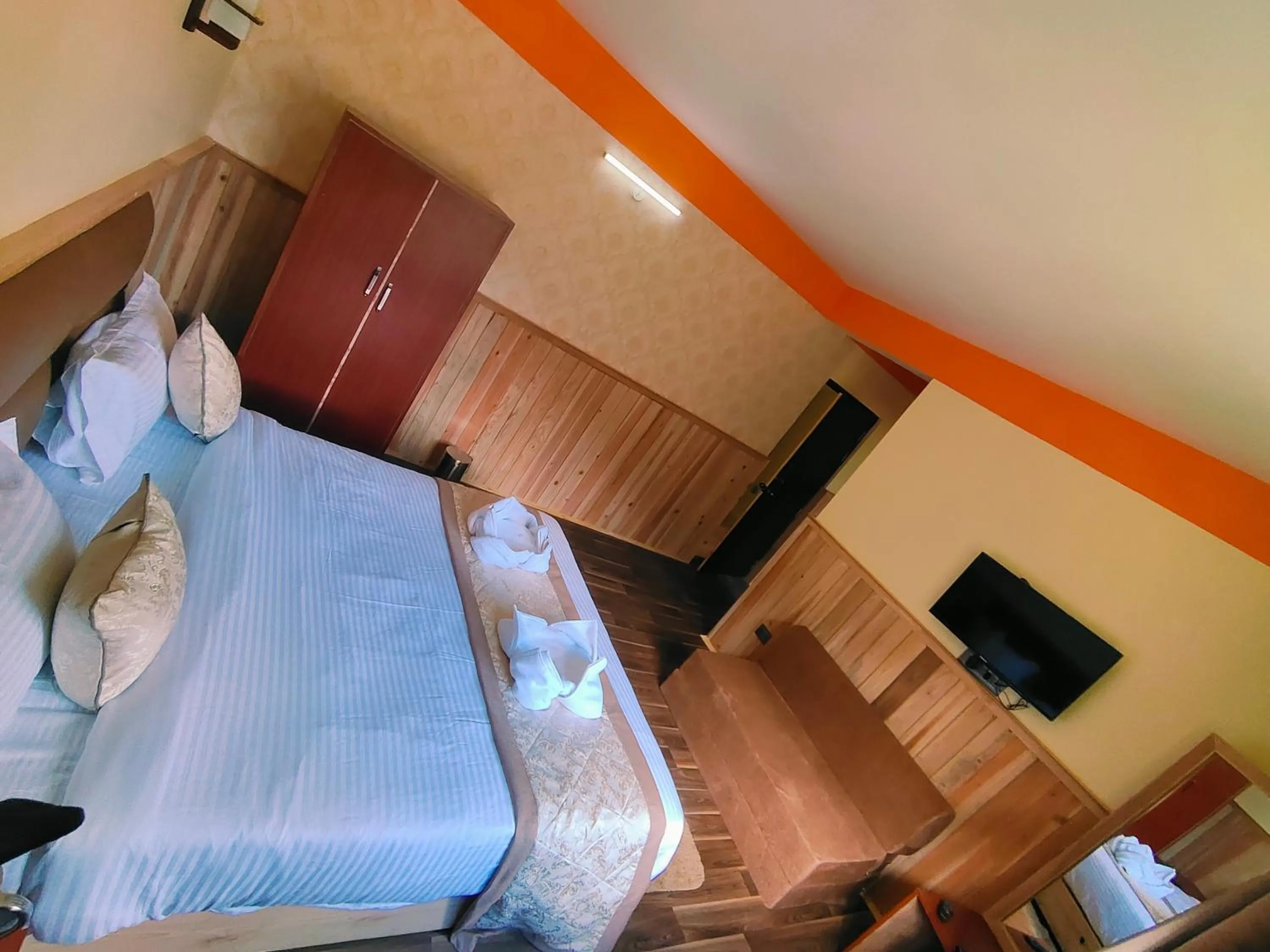 Bed in Rufina Blue Pine