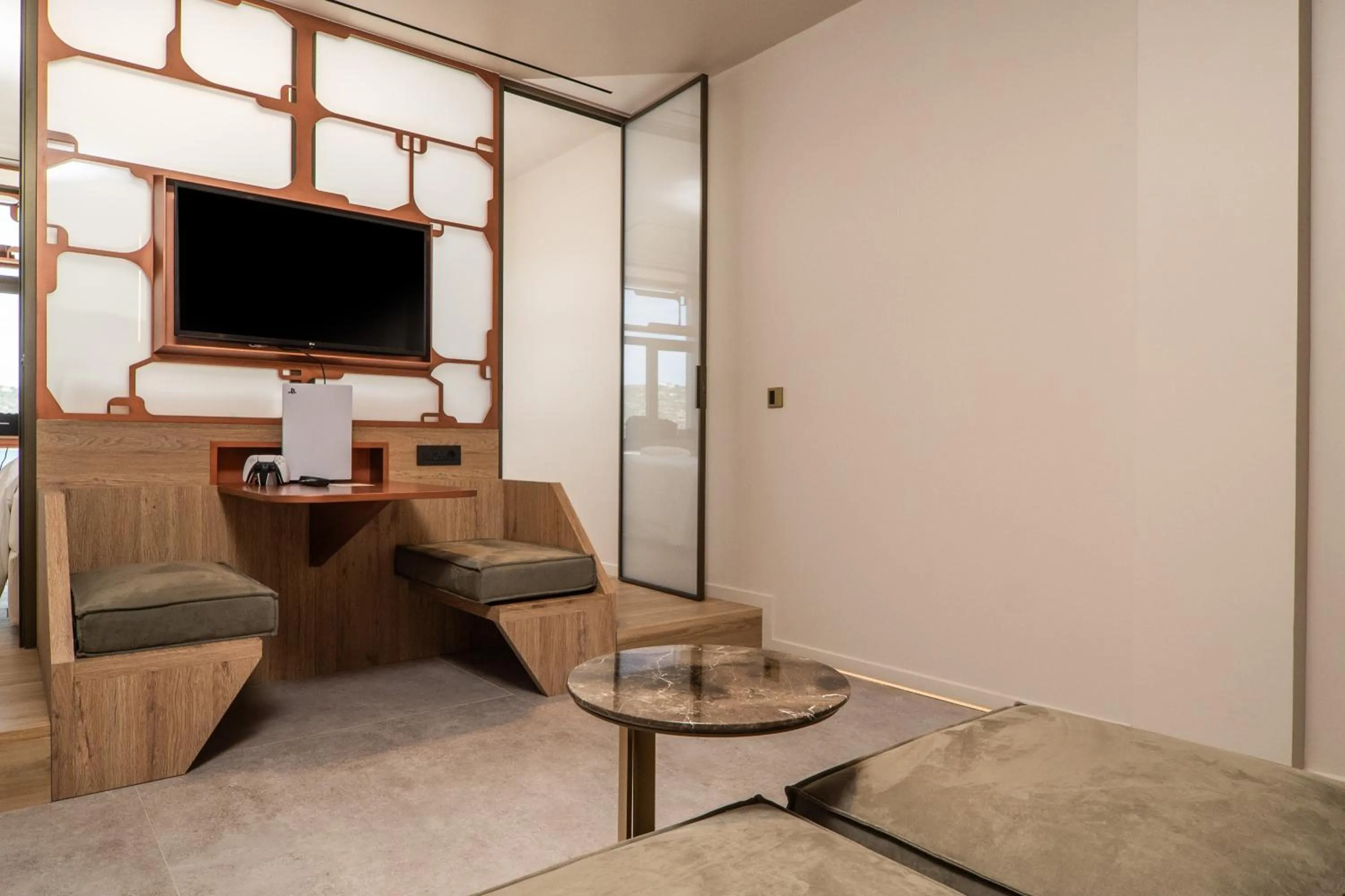 Living room, Bed in Oniros Residences