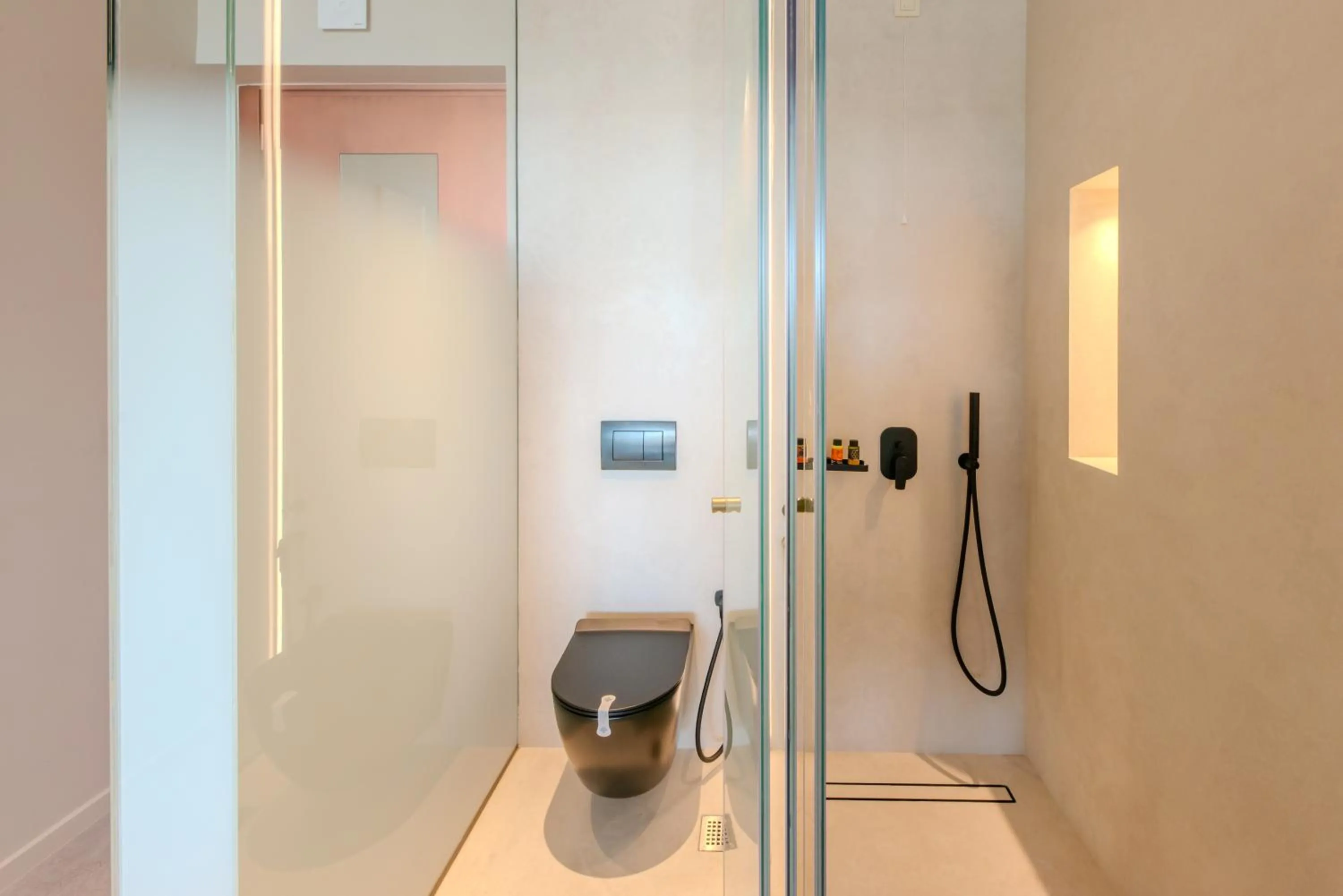 Shower in Oniros Residences