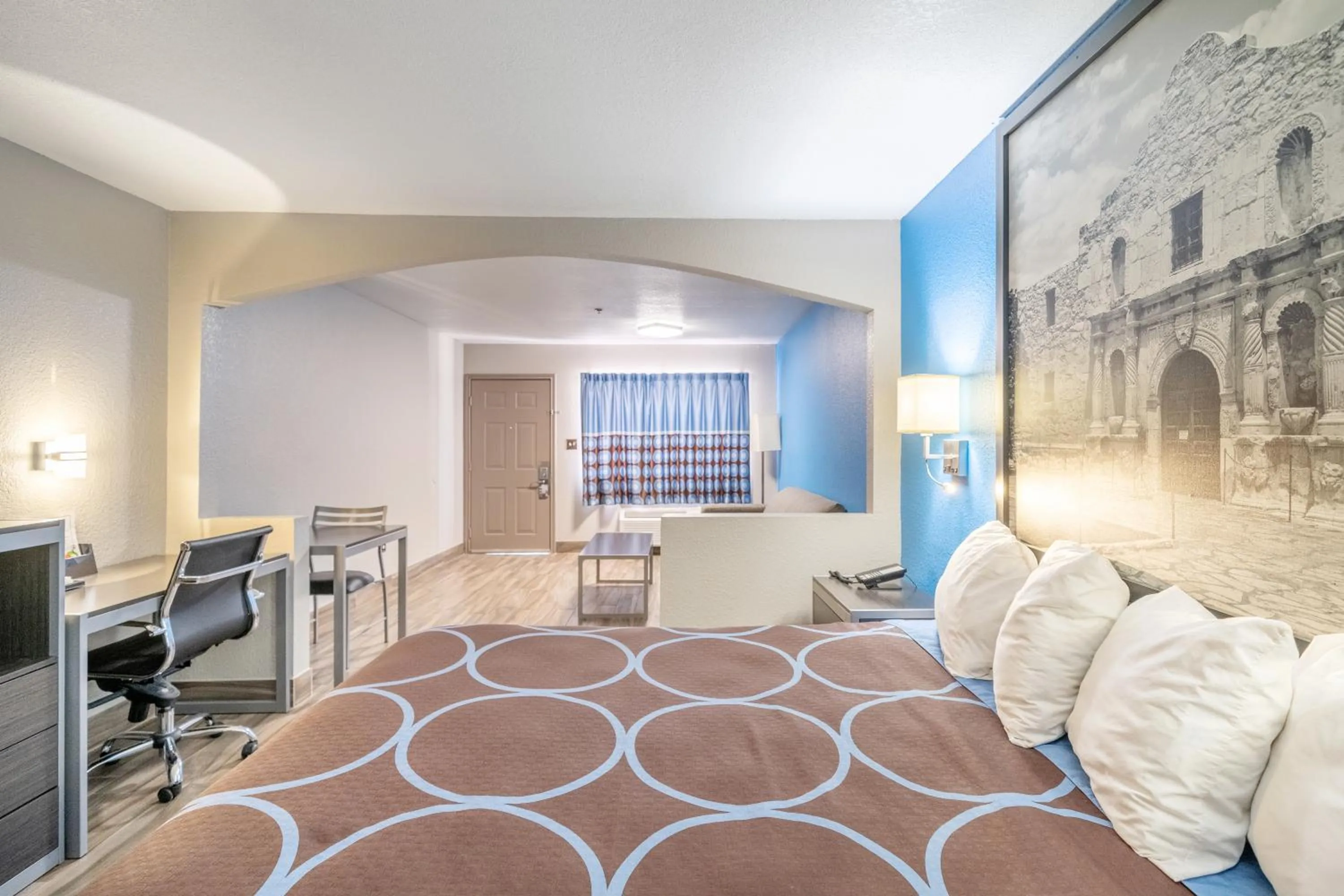 Bed in Super 8 by Wyndham San Antonio/Riverwalk Area