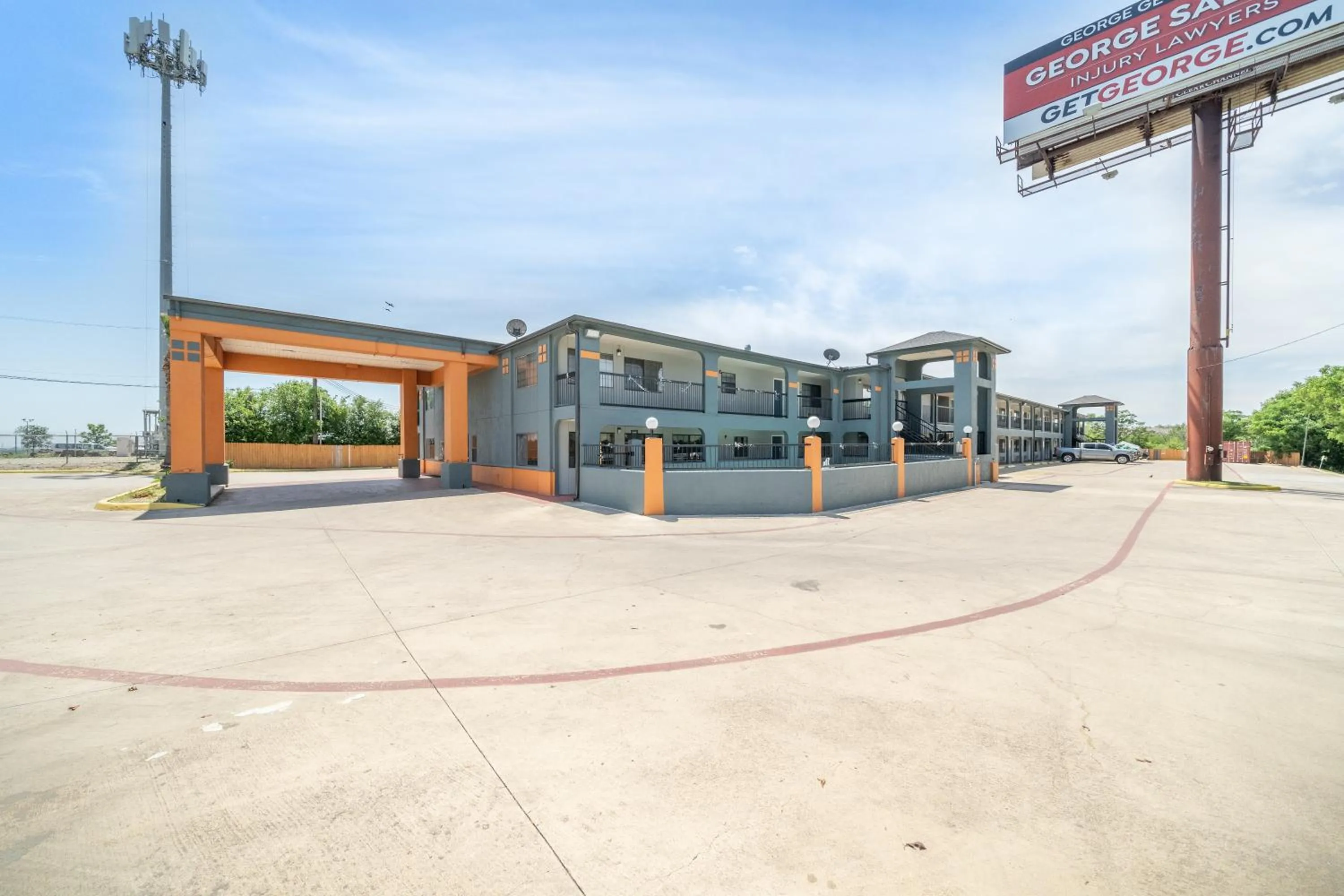 Property building in Super 8 by Wyndham San Antonio/Riverwalk Area