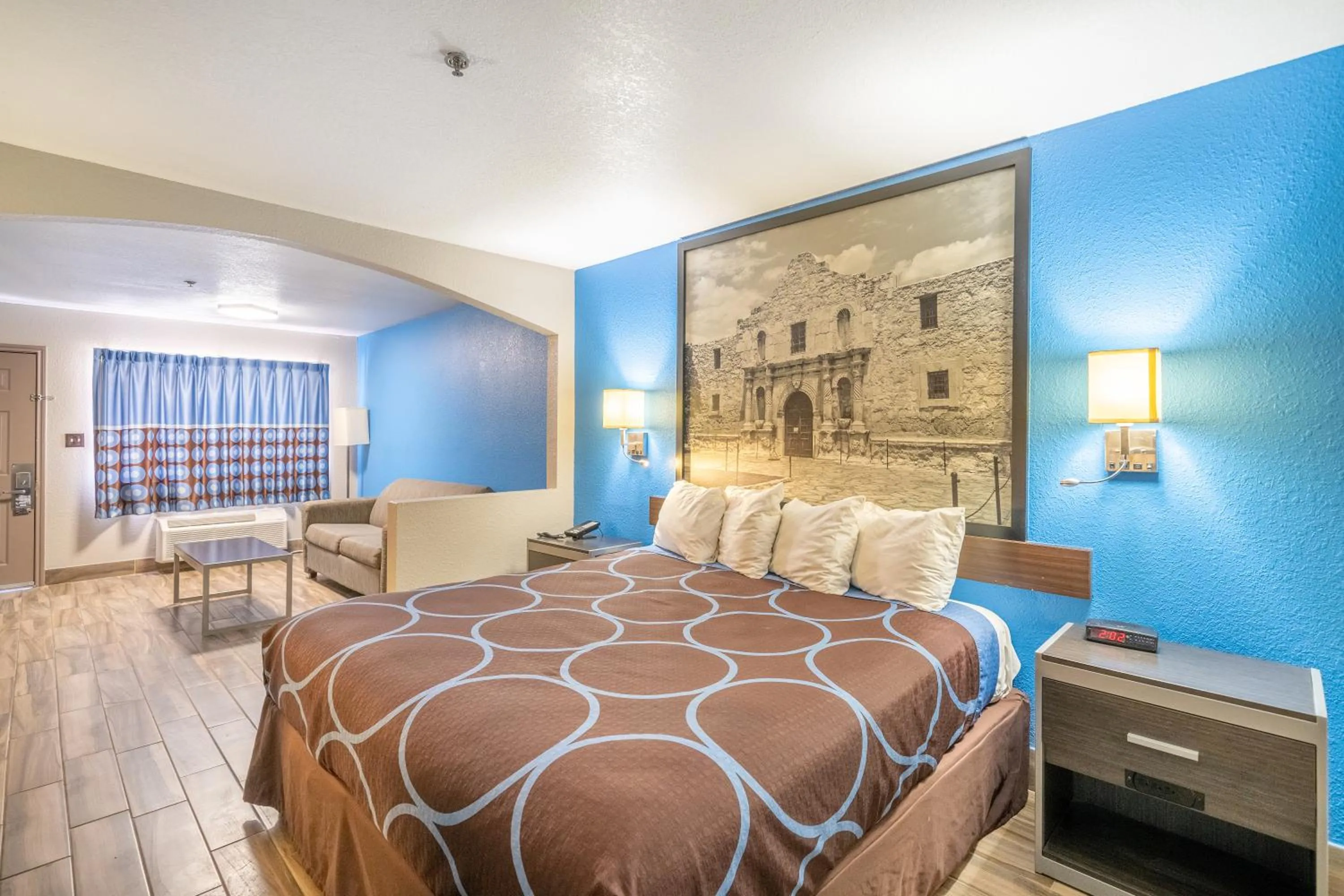 Bed in Super 8 by Wyndham San Antonio/Riverwalk Area