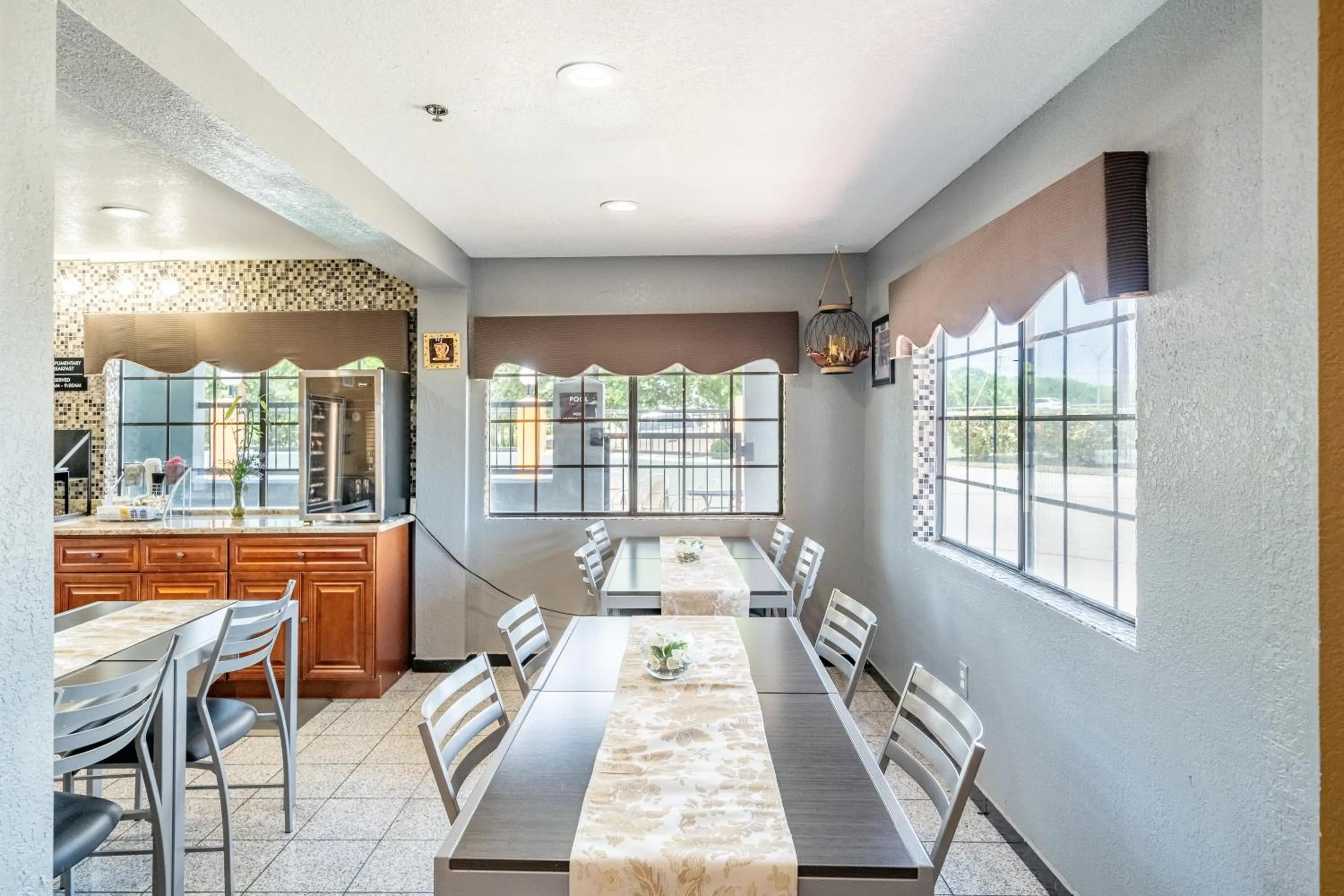 Breakfast in Super 8 by Wyndham San Antonio/Riverwalk Area