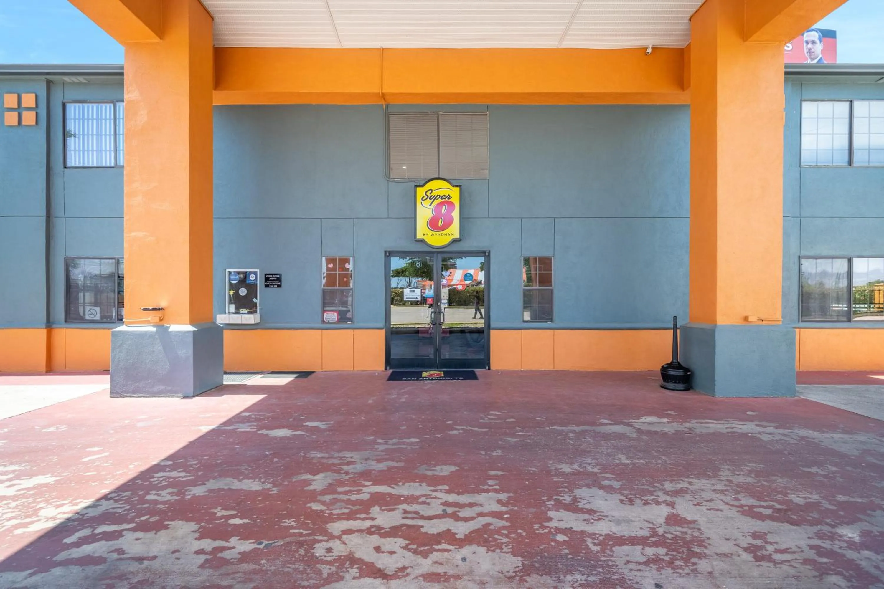 Facade/entrance in Super 8 by Wyndham San Antonio/Riverwalk Area