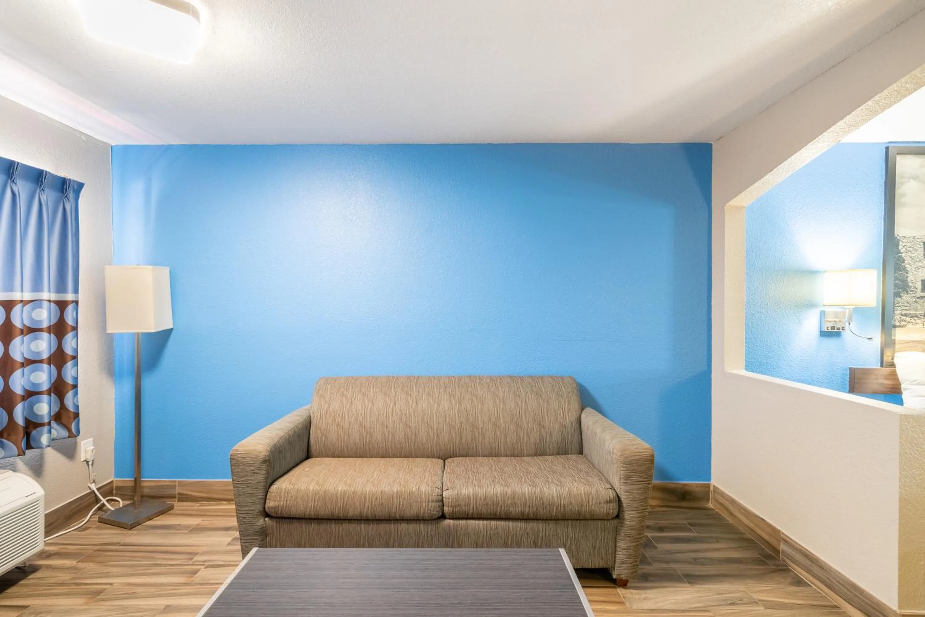 Seating area in Super 8 by Wyndham San Antonio/Riverwalk Area