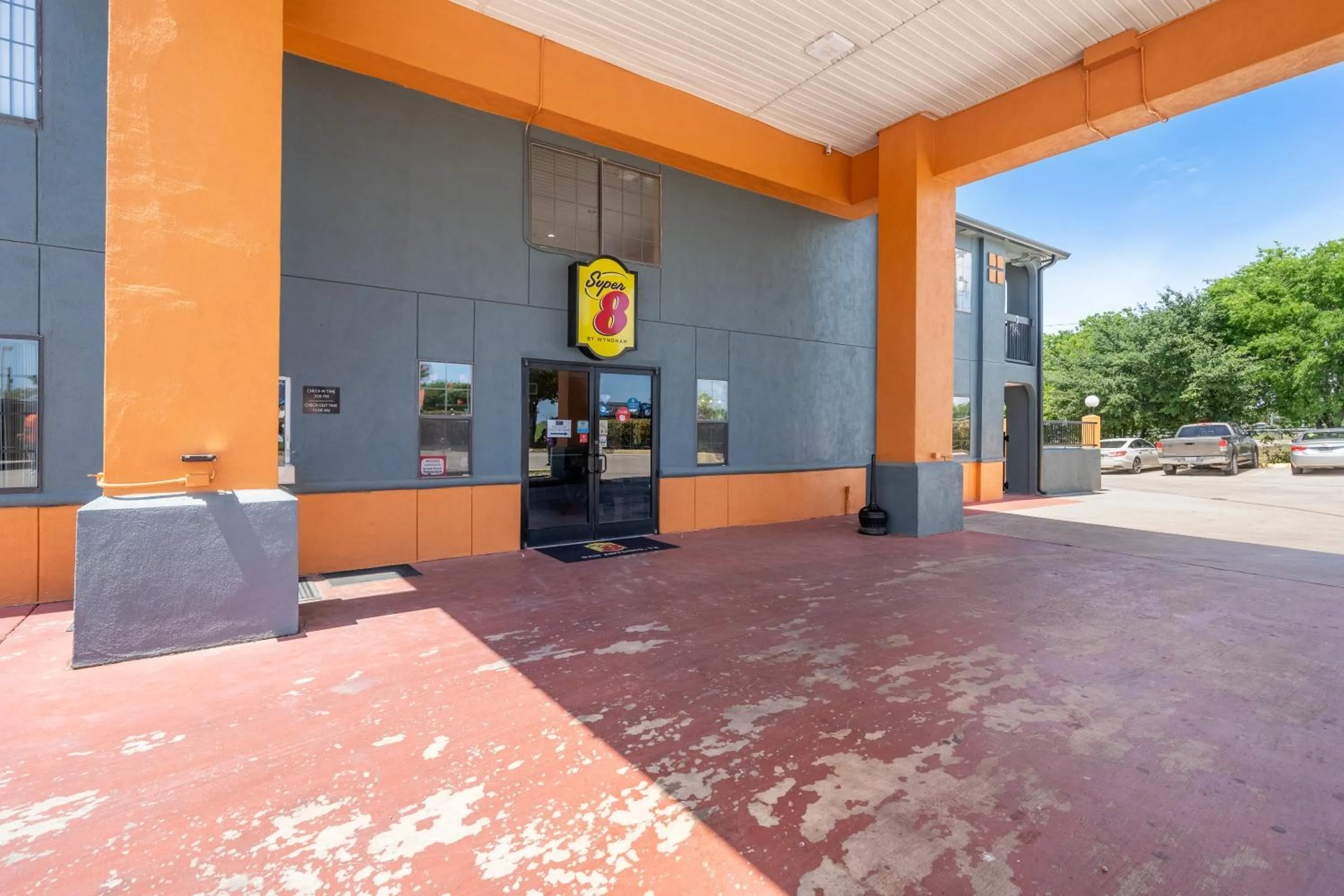 Day in Super 8 by Wyndham San Antonio/Riverwalk Area