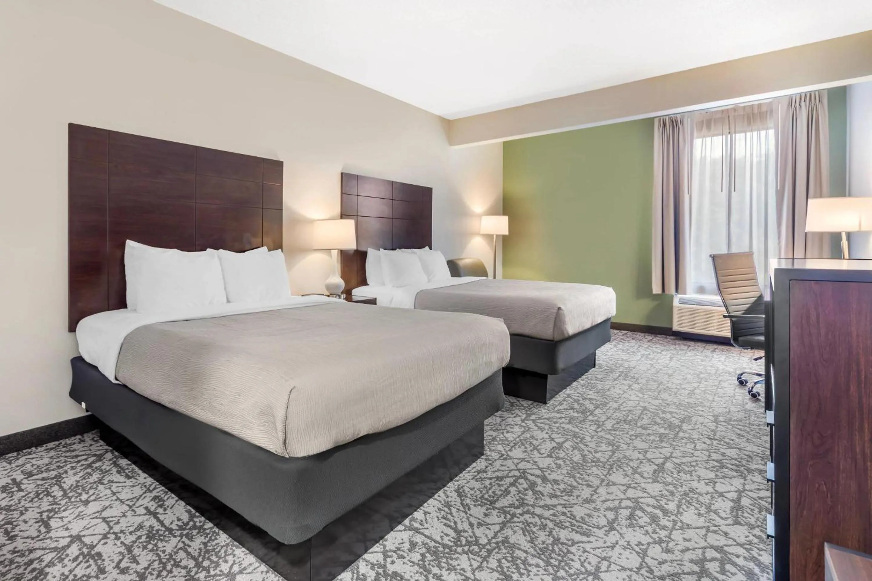 Bedroom, Bed in Quality Inn & Suites NJ State Capital Area