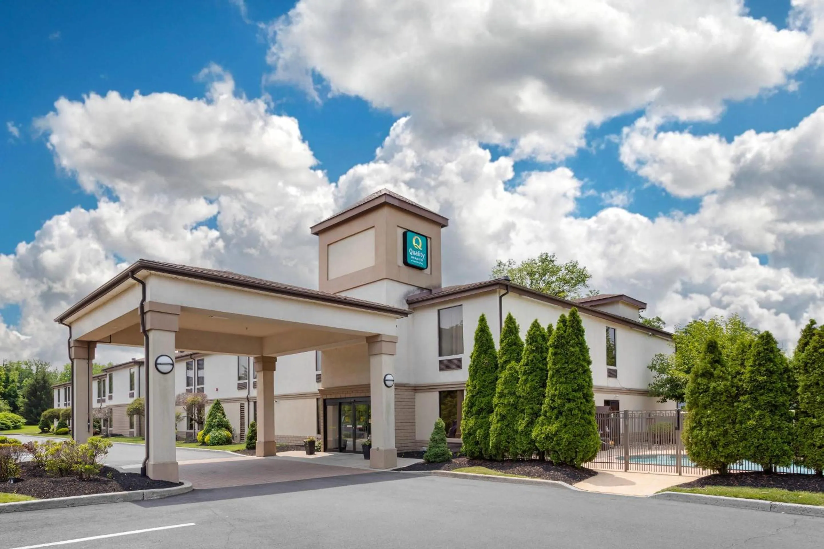 Property building in Quality Inn & Suites NJ State Capital Area