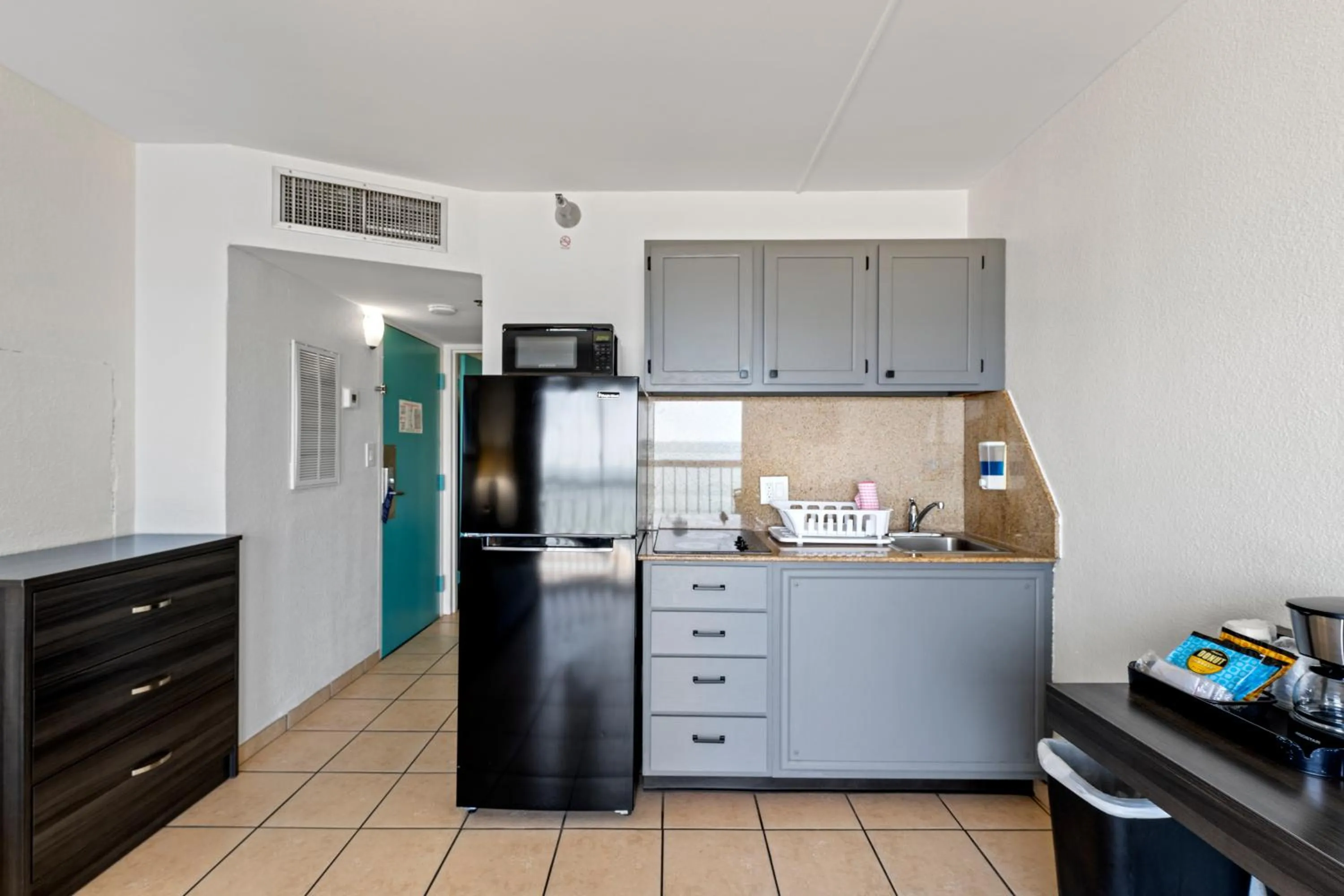 Kitchen or kitchenette in SureStay Studio by Best Western Virginia Beach Oceanfront