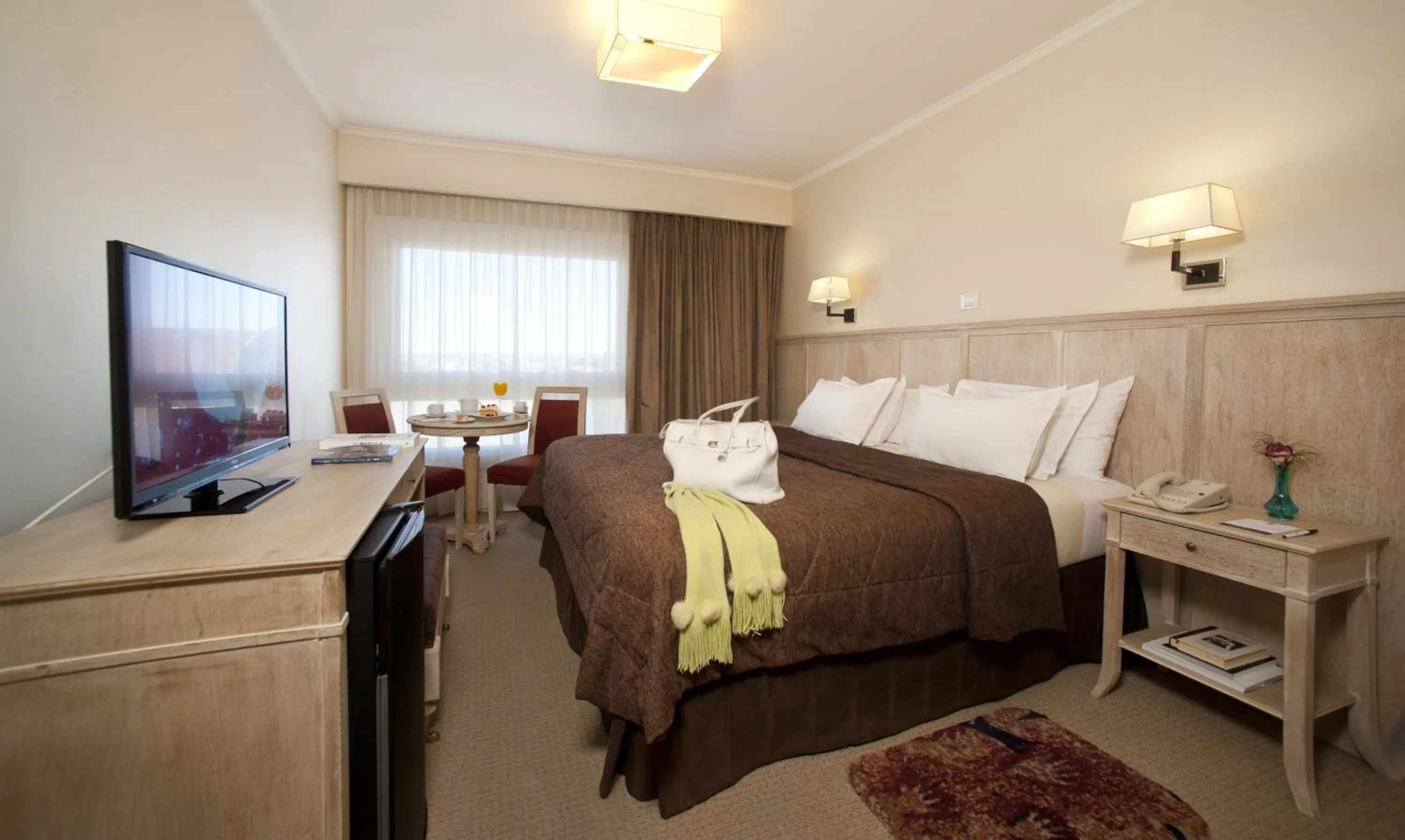 Bedroom, Bed in Hotel Patagonia