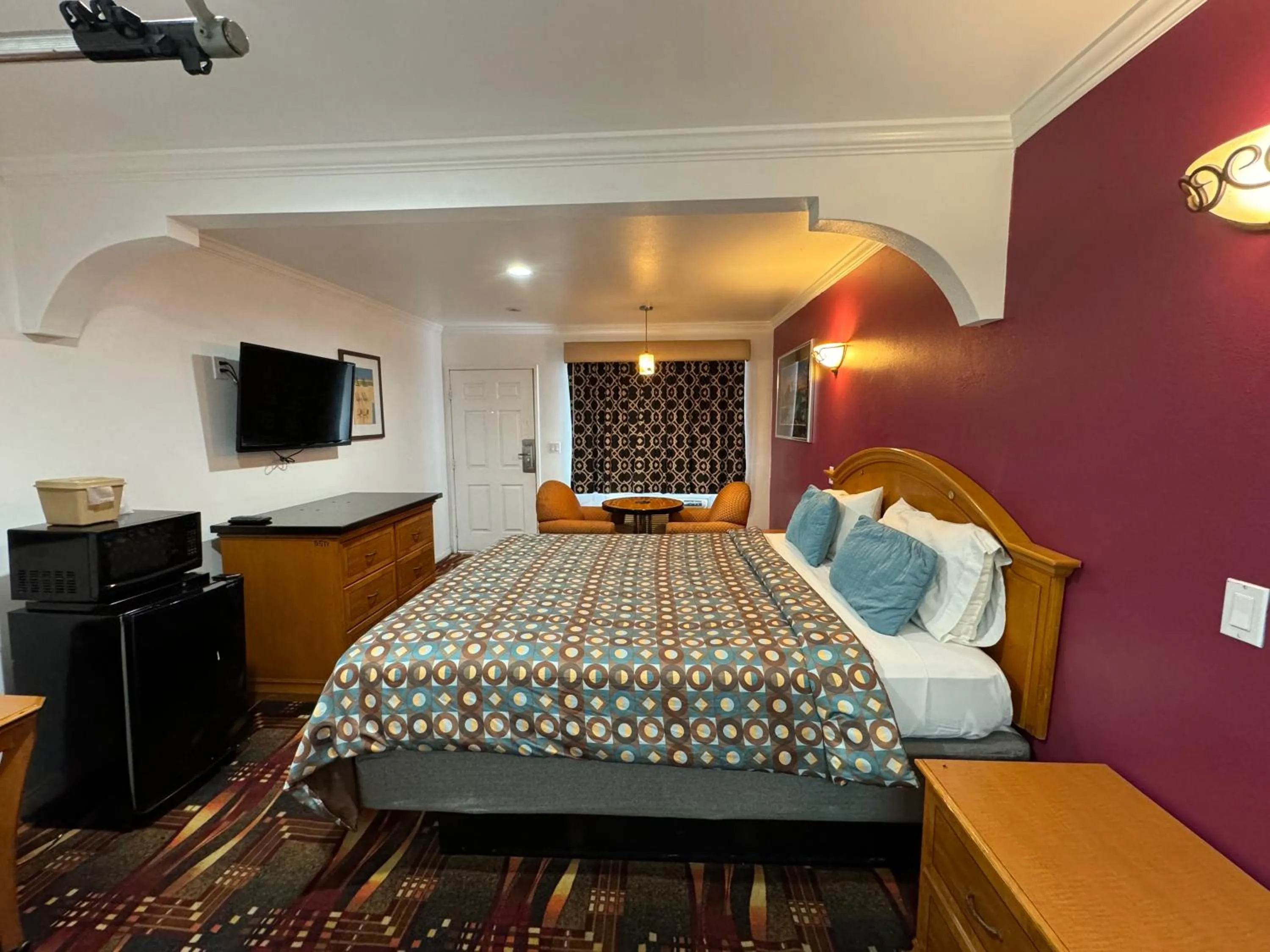 Bed in El Dorado Motel