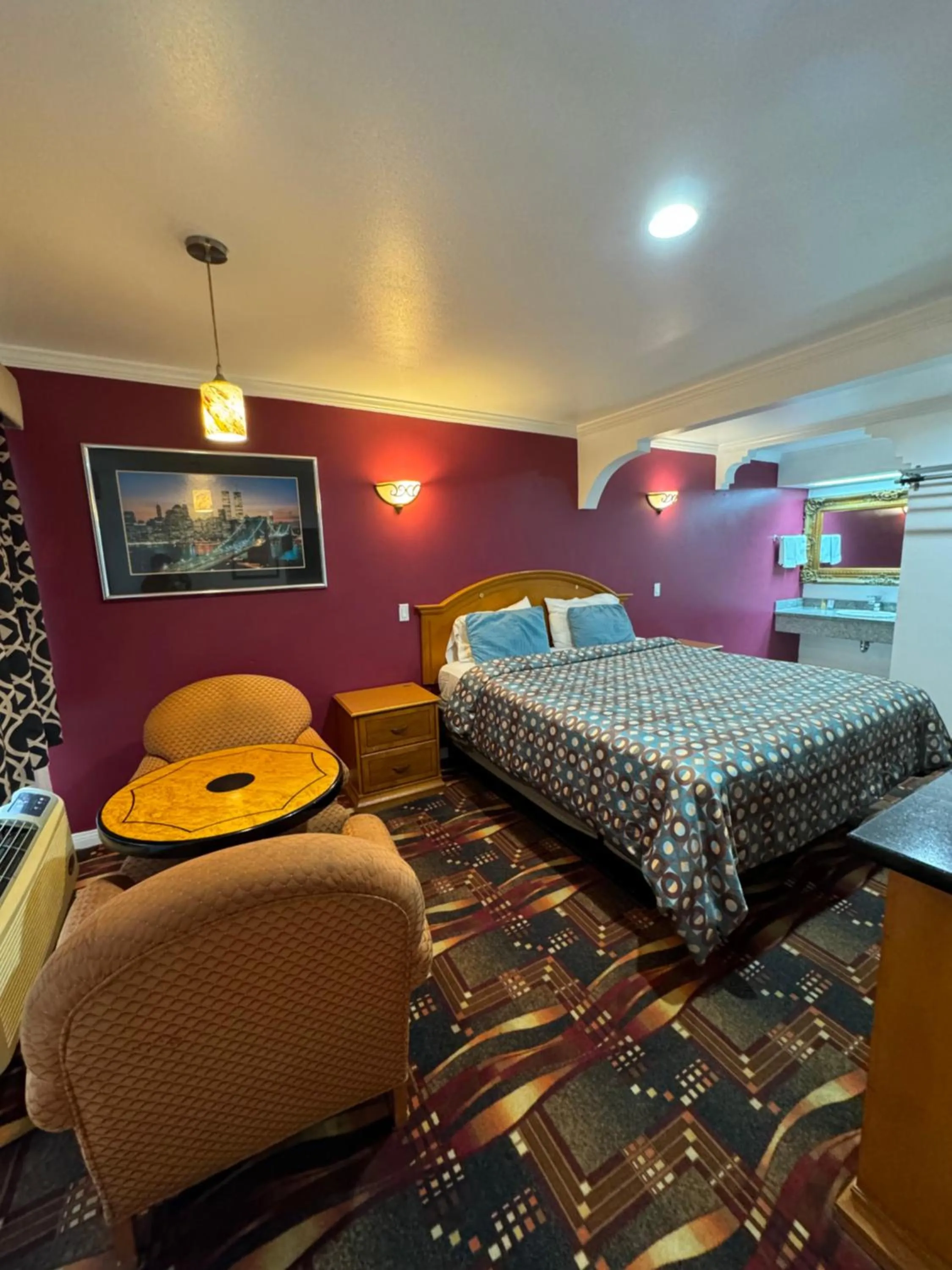 Bed in El Dorado Motel