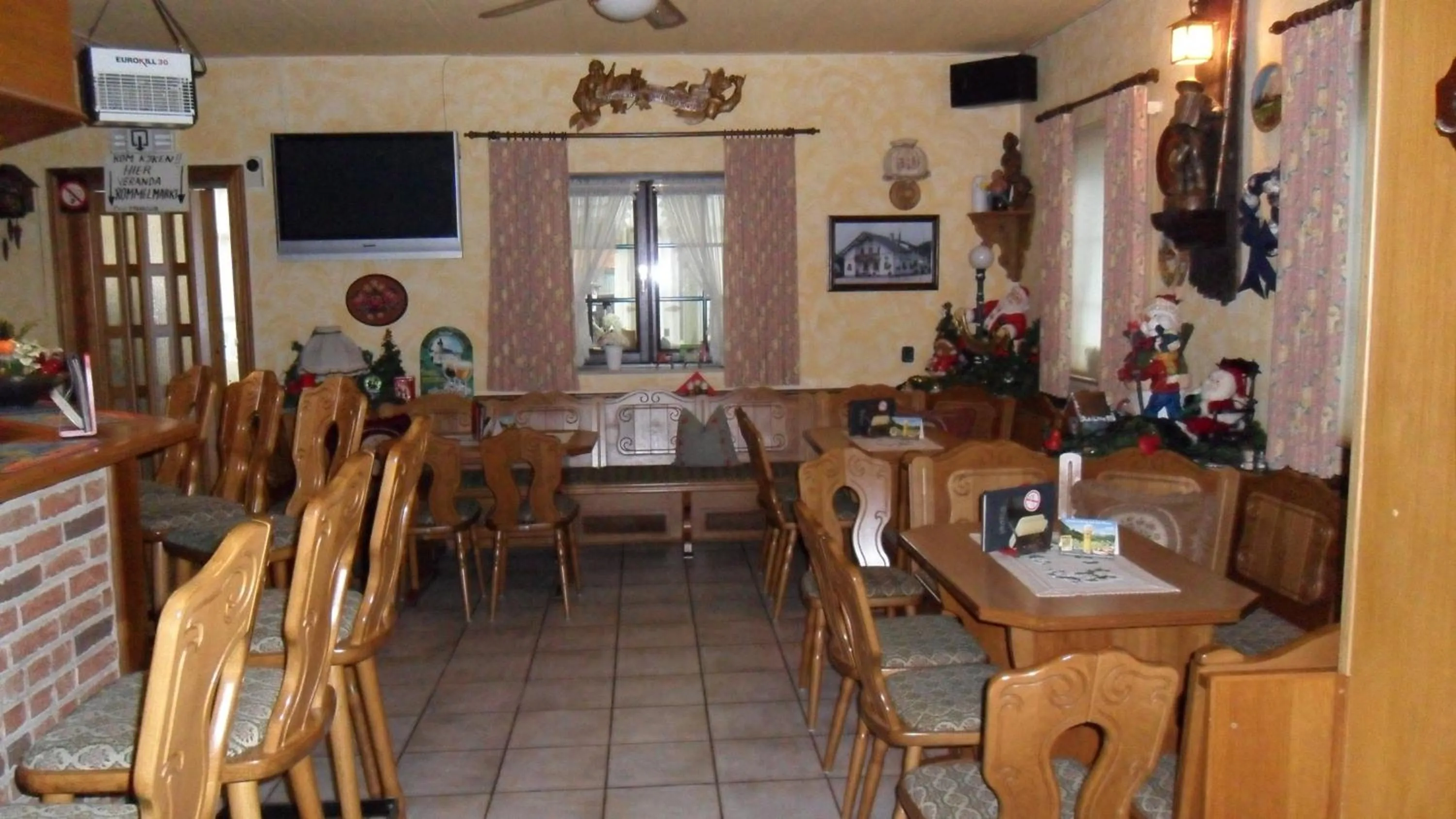 Restaurant/places to eat in gasthof lederhose