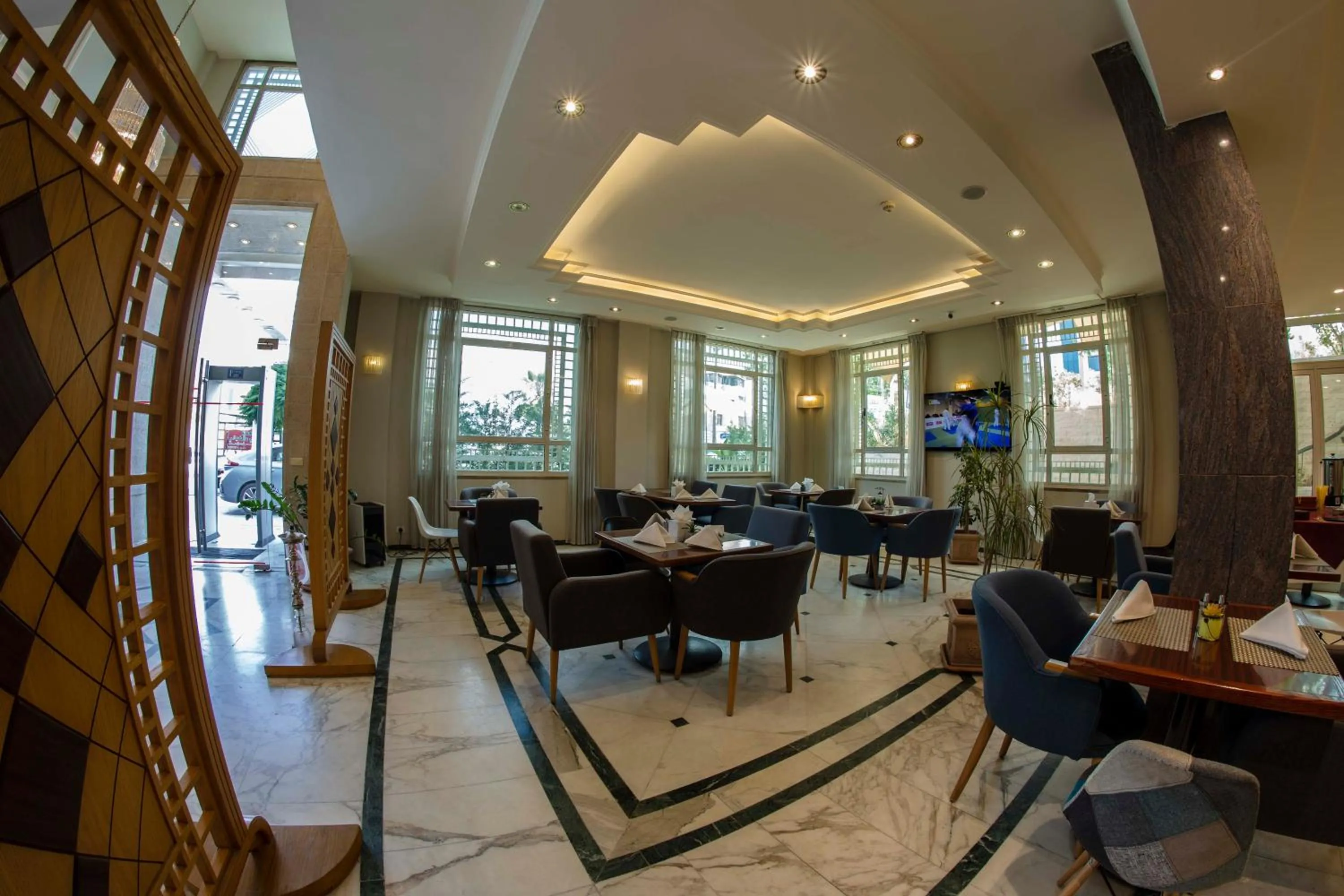 Restaurant/places to eat in Kindi Suite Hotel