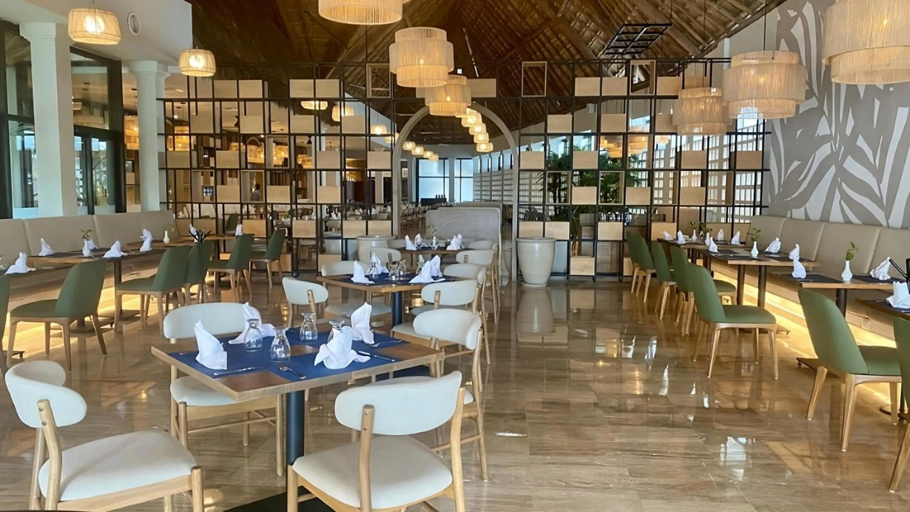 Restaurant/places to eat in Dreams Sapphire Resort & Spa